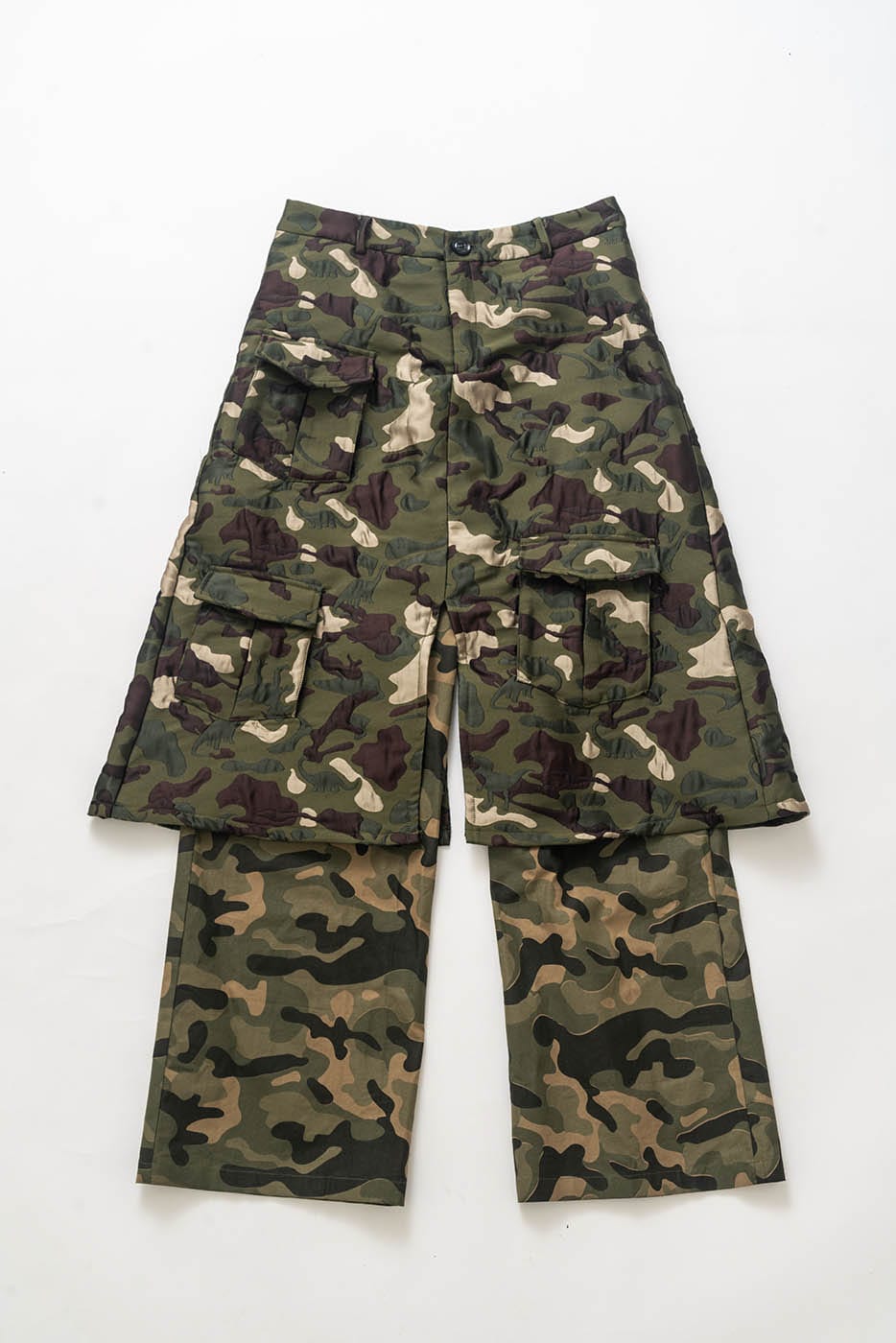 KADAKADA Dinosaur-Camo Embossed Multi-Pocket Skirt Pants