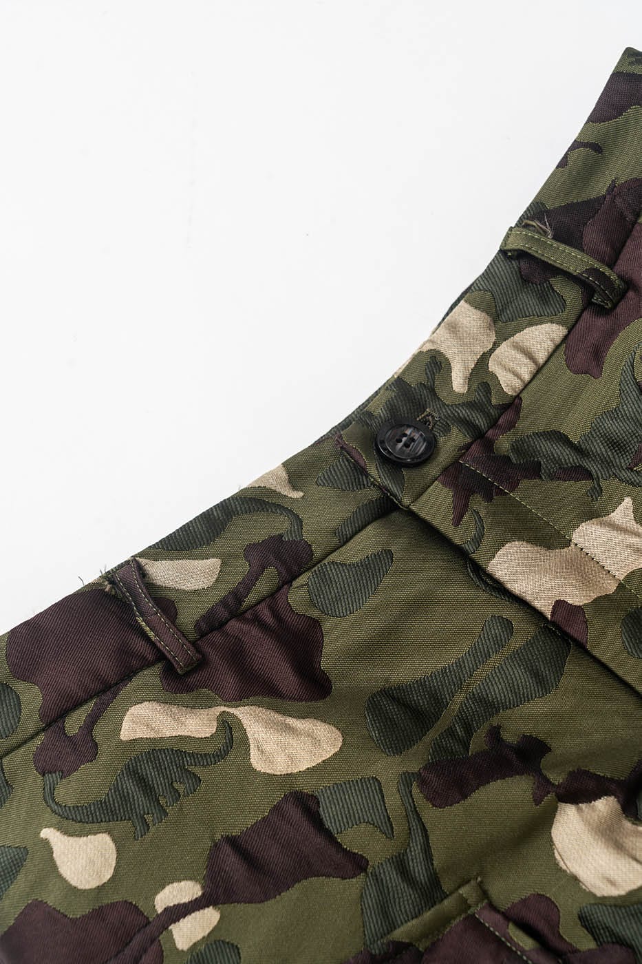 KADAKADA Dinosaur-Camo Embossed Multi-Pocket Skirt Pants