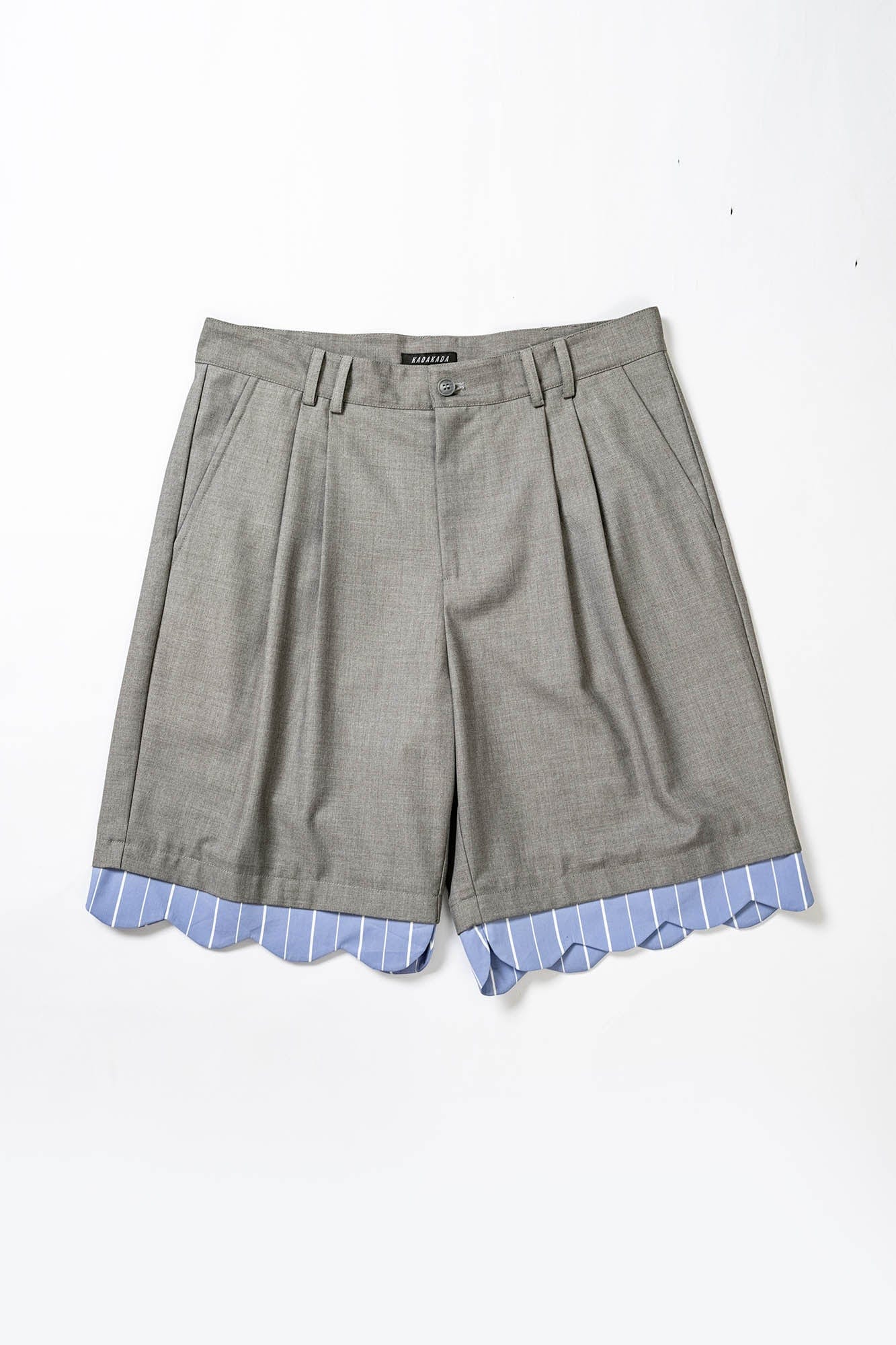 KADAKADA Scalloped Layered Hem Pleated Shorts