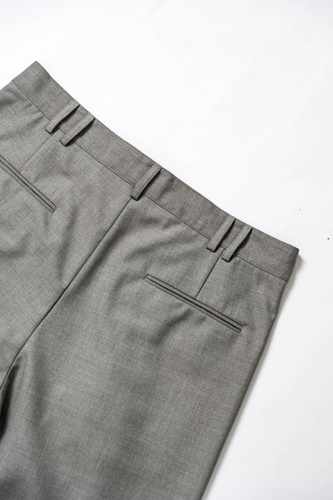 KADAKADA Scalloped Layered Hem Pleated Shorts
