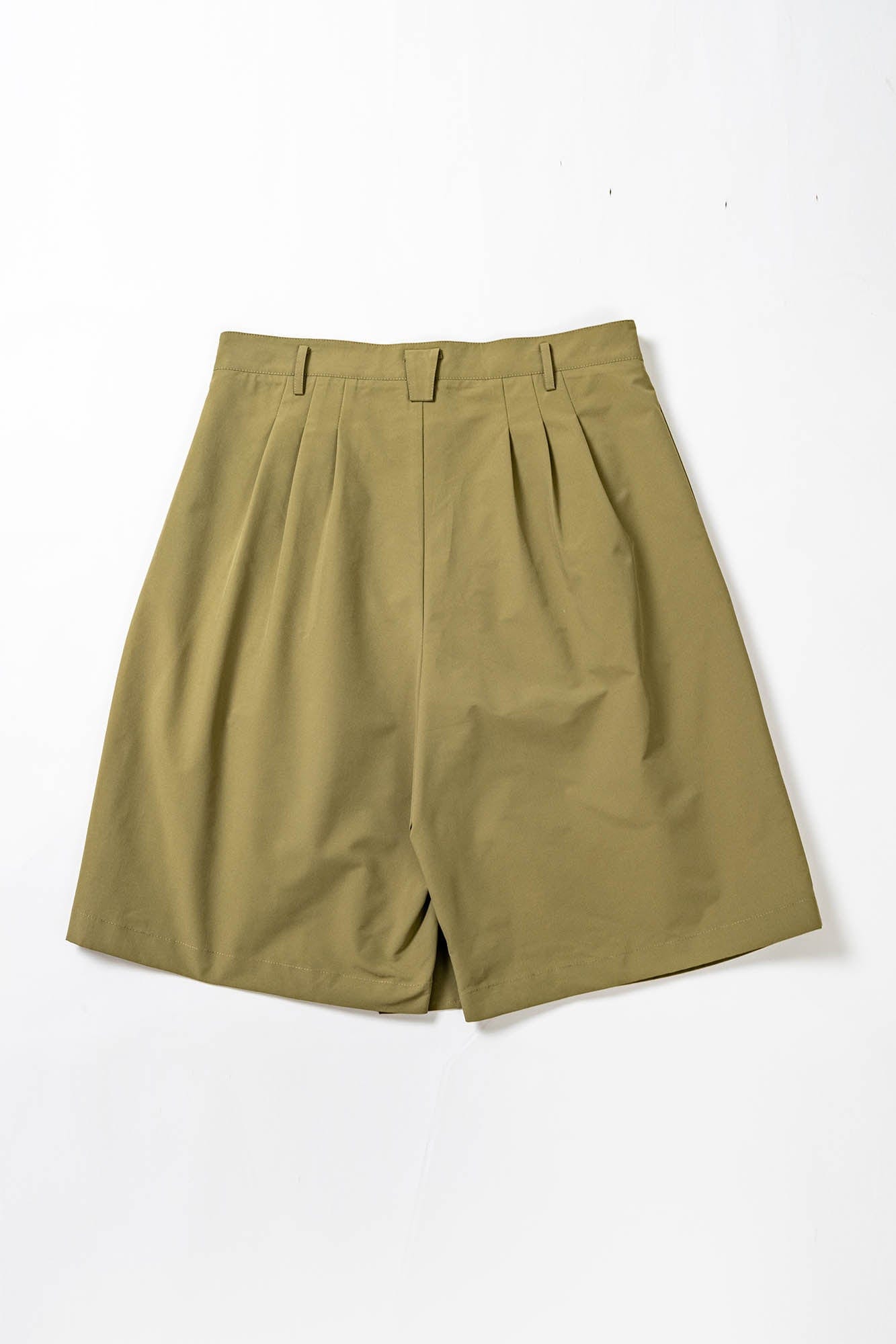 KADAKADA Asymmetrical Overlay Pleated Shorts