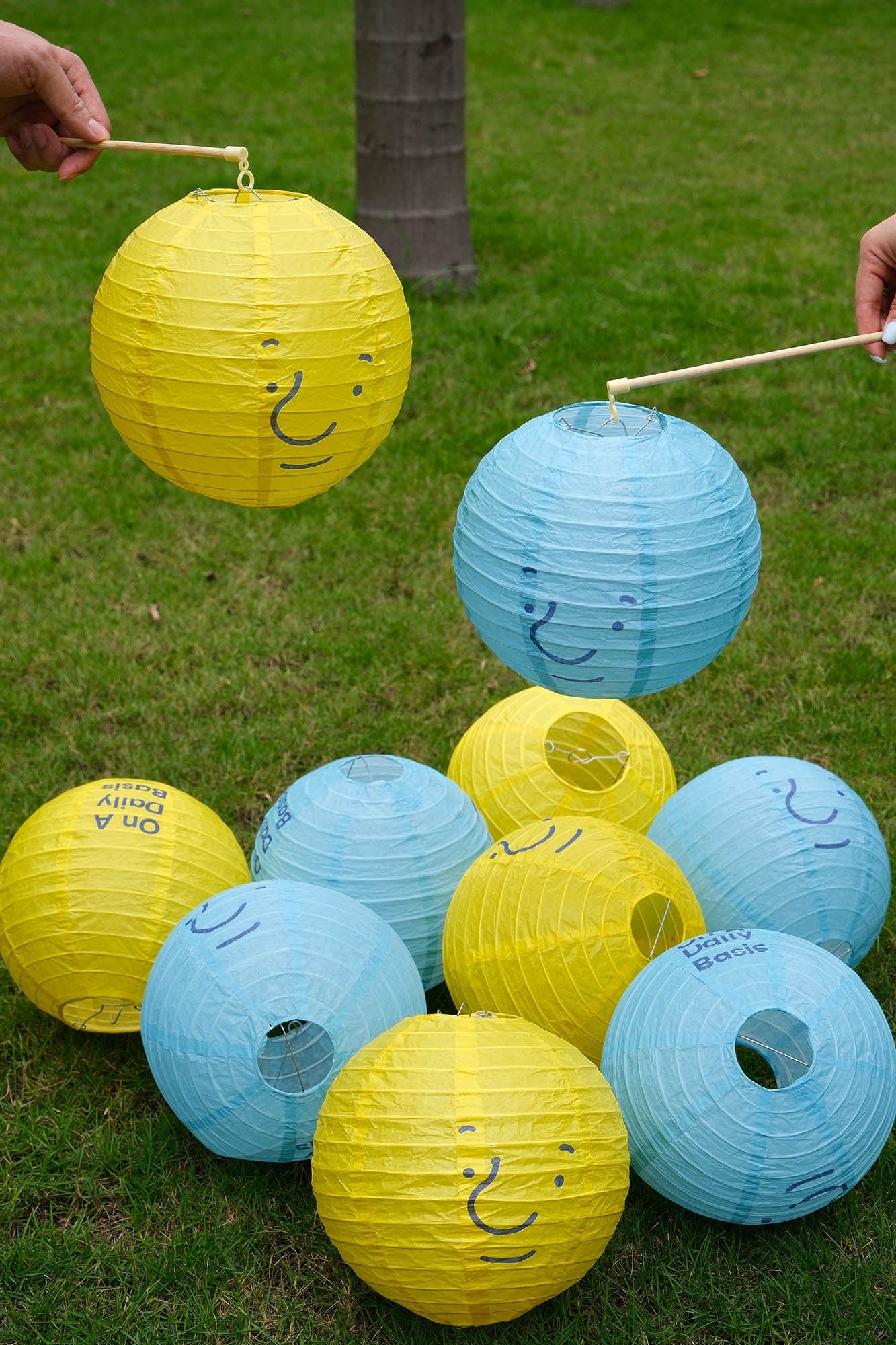 ONADAILYBASIS Smiley Paper Lantern Set