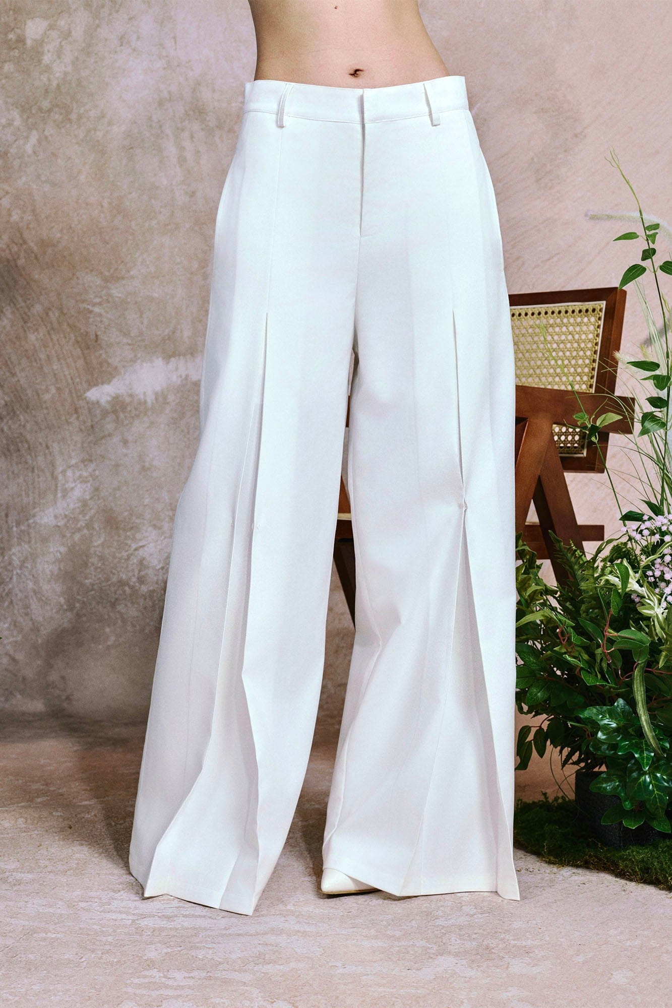 OIPWORD Middle-Pleated Oversized Trousers