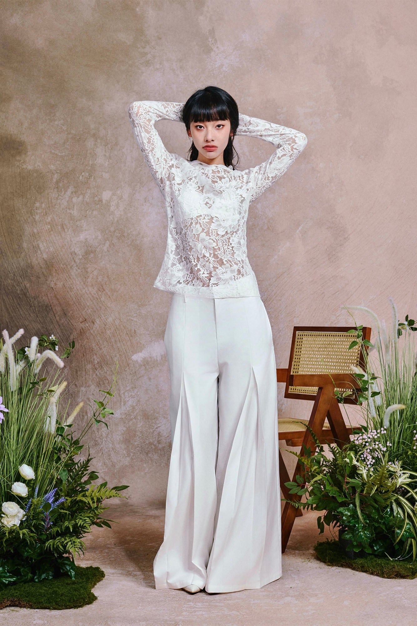 OIPWORD Middle-Pleated Oversized Trousers