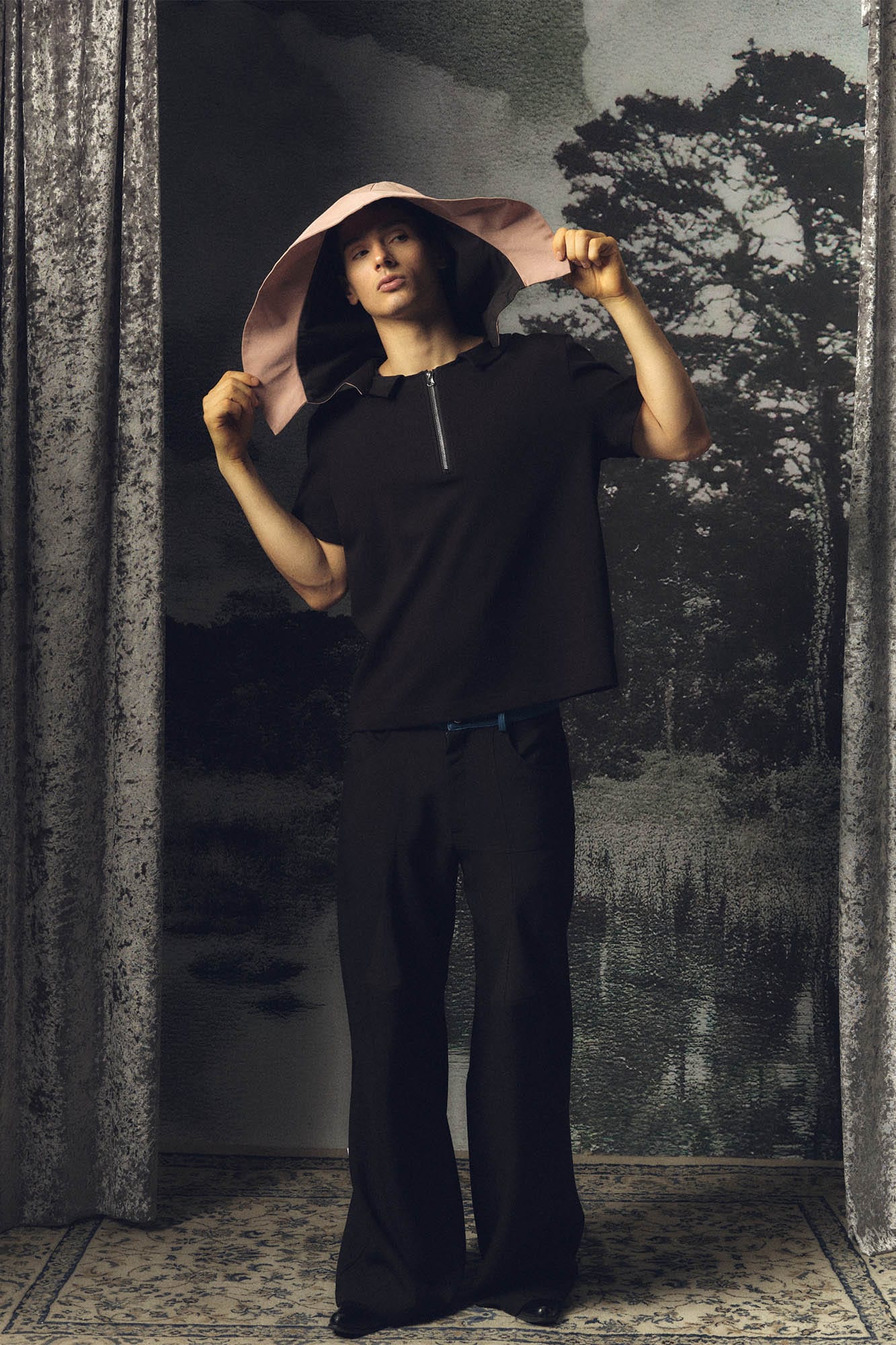 KADAKADA Detachable Hood Quarter-Zip T-Shirt