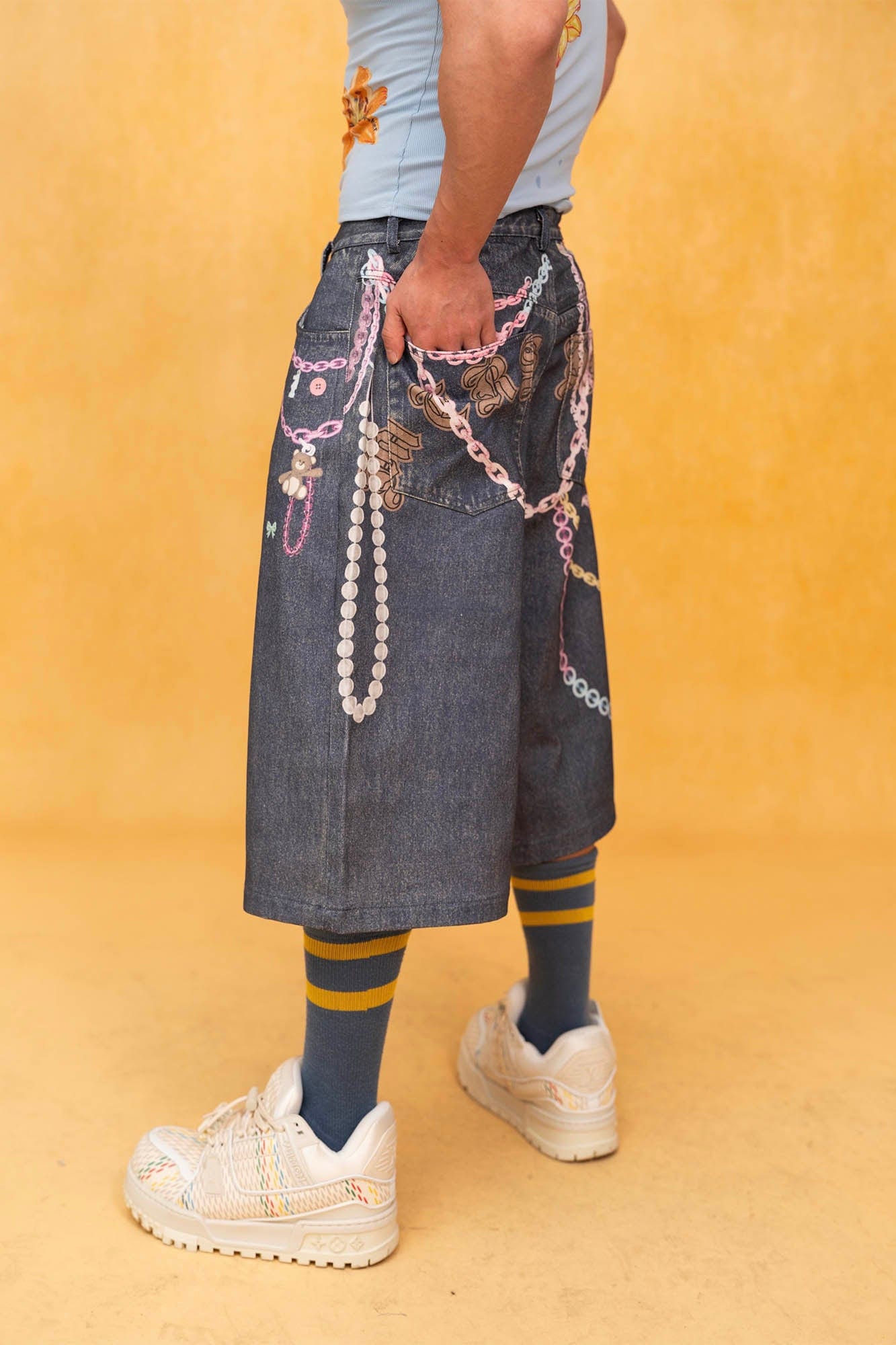 CLP Beaded Chain Graphics Wide-Leg Denim Shorts