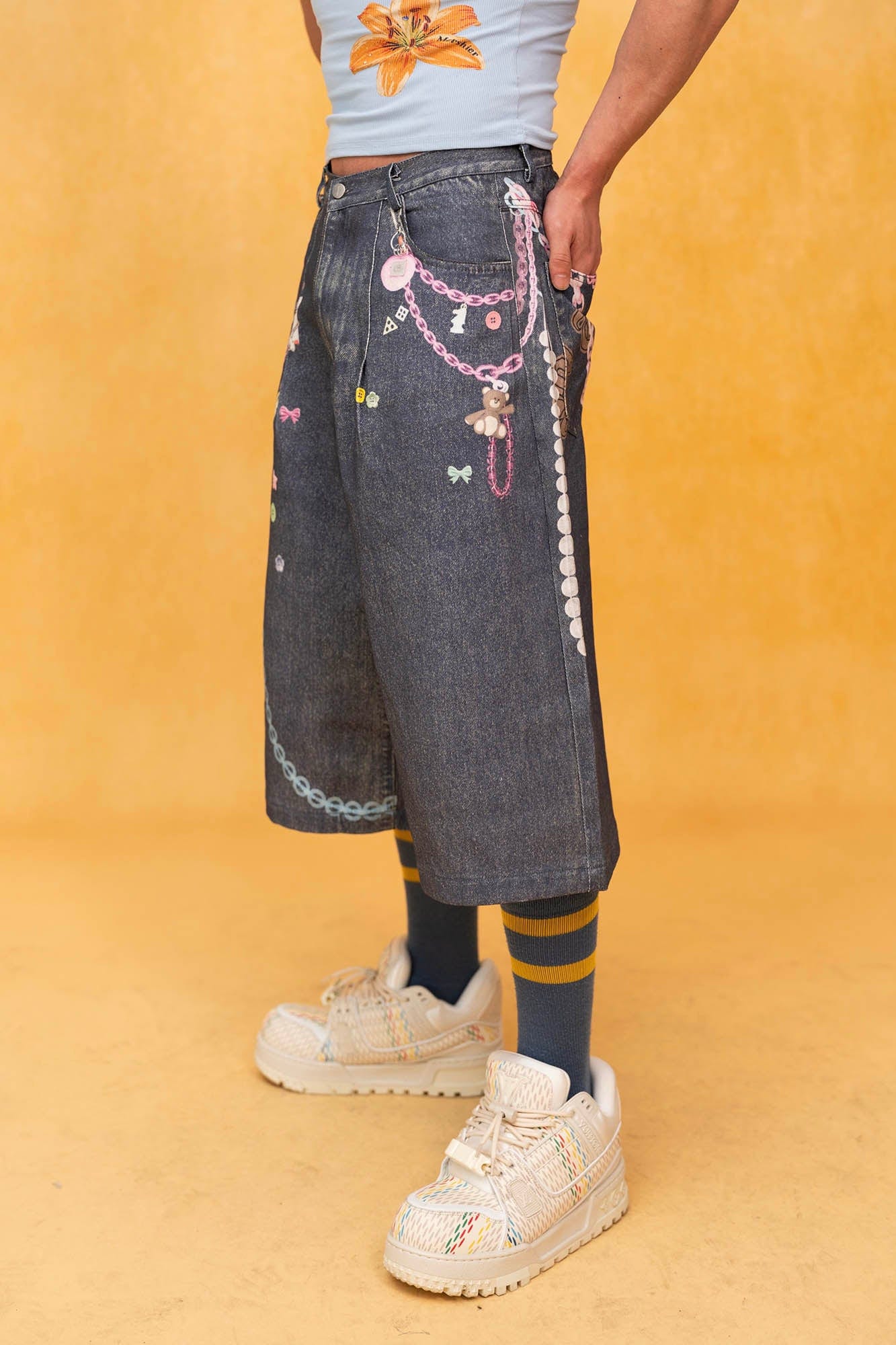 CLP Beaded Chain Graphics Wide-Leg Denim Shorts