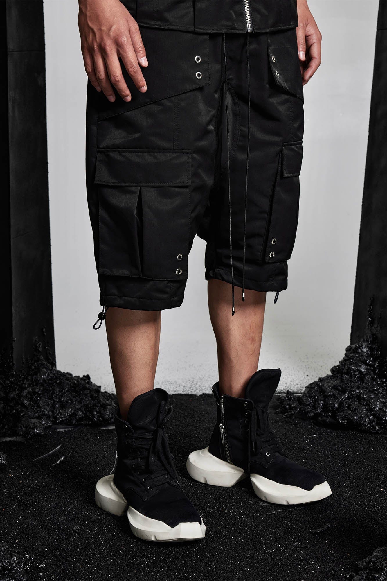 SSIN7 Multi-Pocket Satin Drawstring Shorts