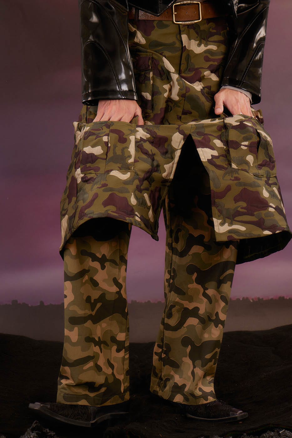 KADAKADA Dinosaur-Camo Embossed Multi-Pocket Skirt Pants