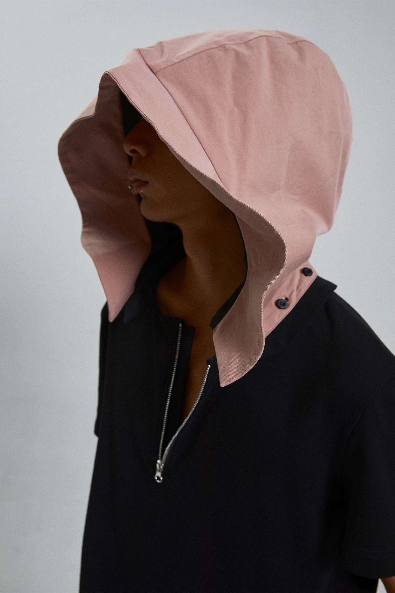 KADAKADA Detachable Hood Quarter-Zip T-Shirt