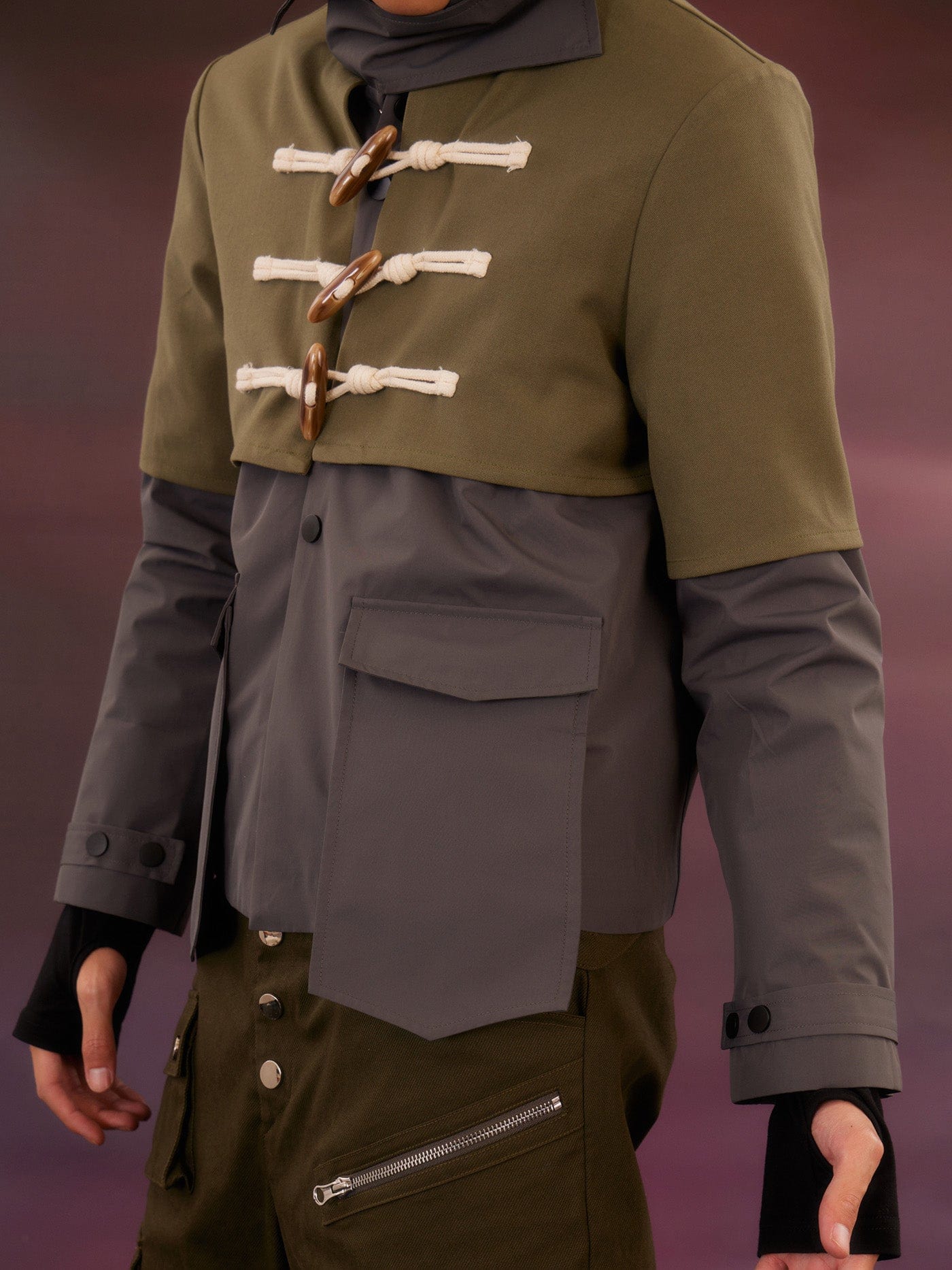KADAKADA Layered Horn Button Large Pocket Hooded Jacket