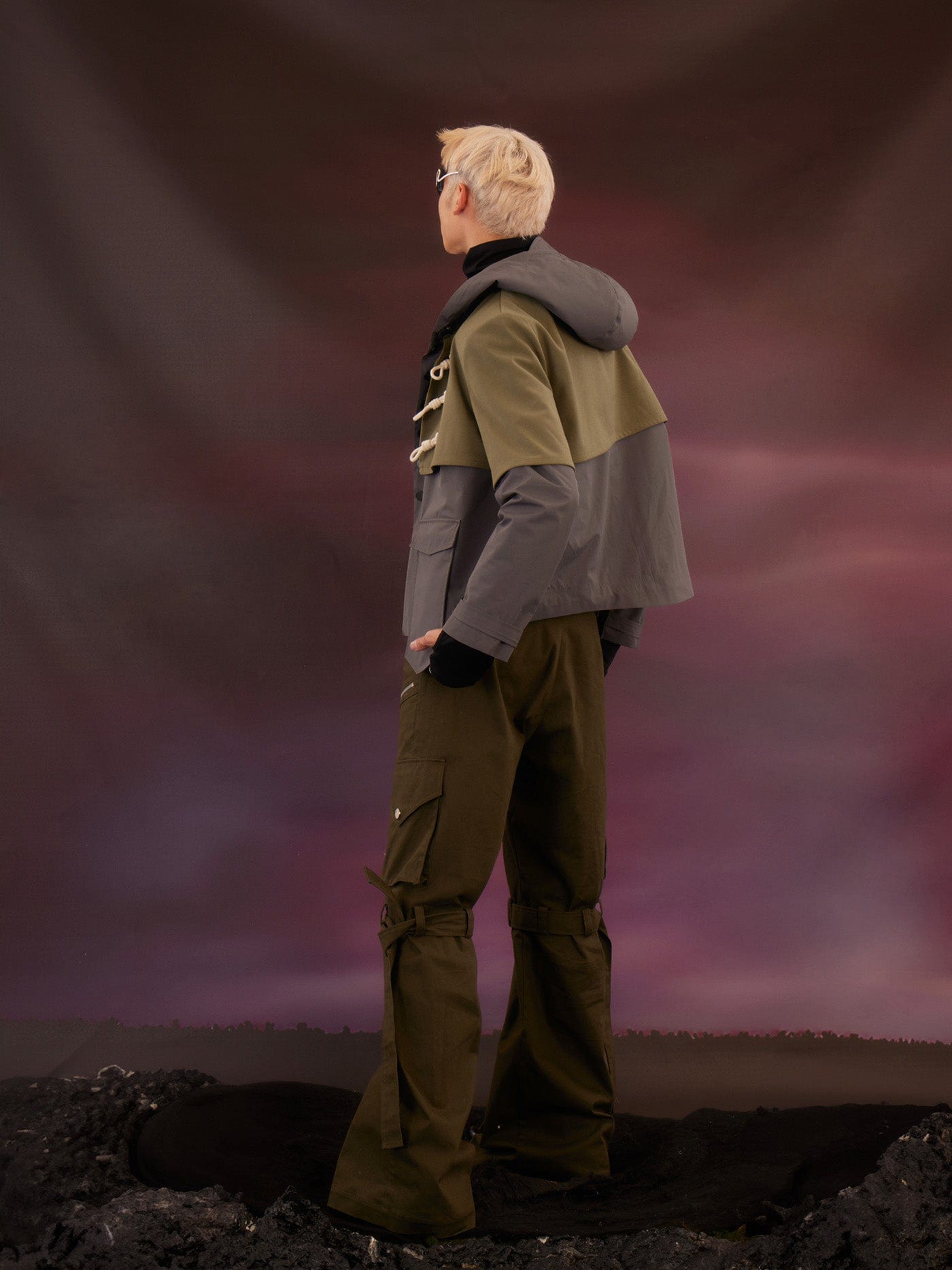 KADAKADA Layered Horn Button Large Pocket Hooded Jacket