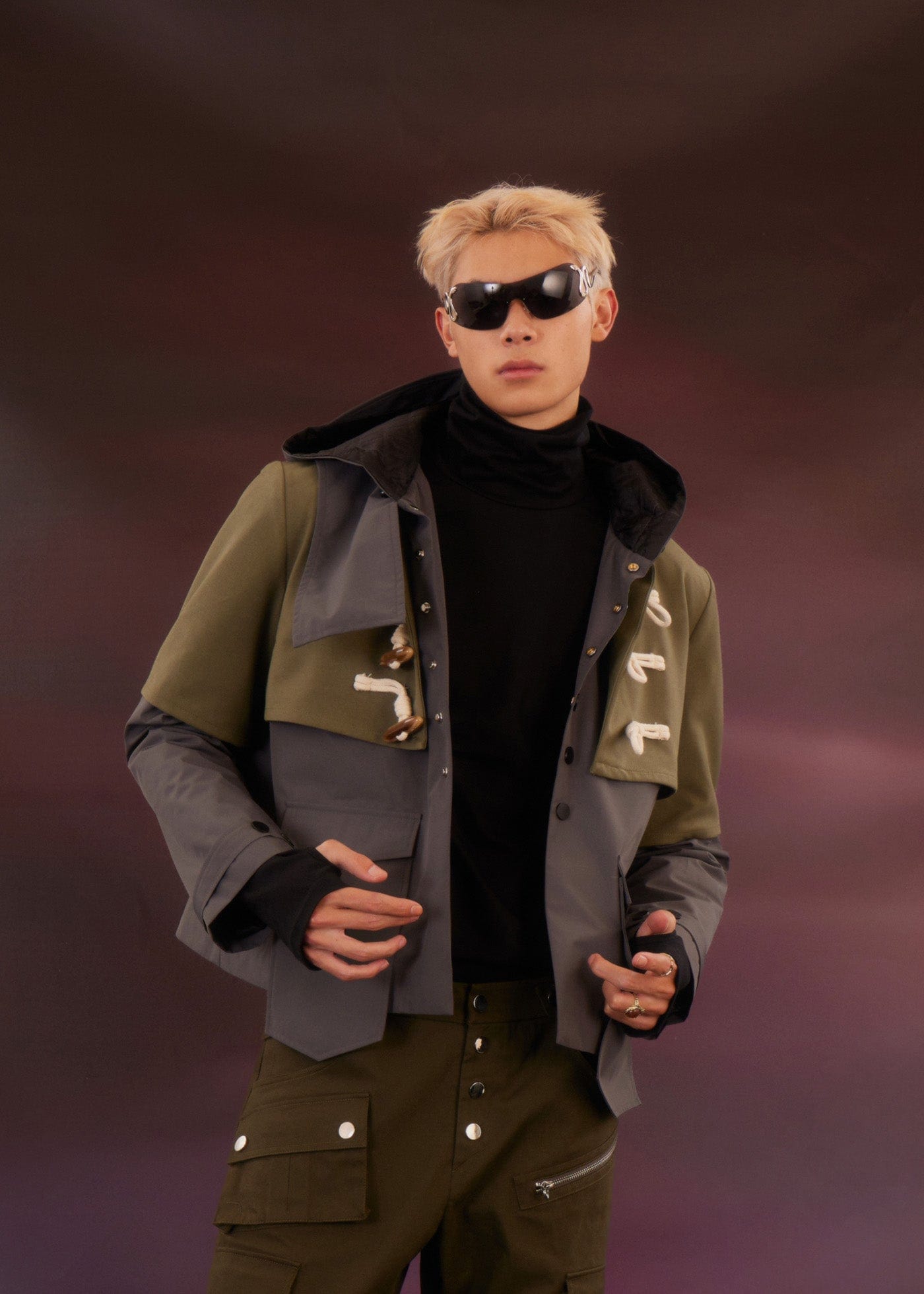 KADAKADA Layered Horn Button Large Pocket Hooded Jacket