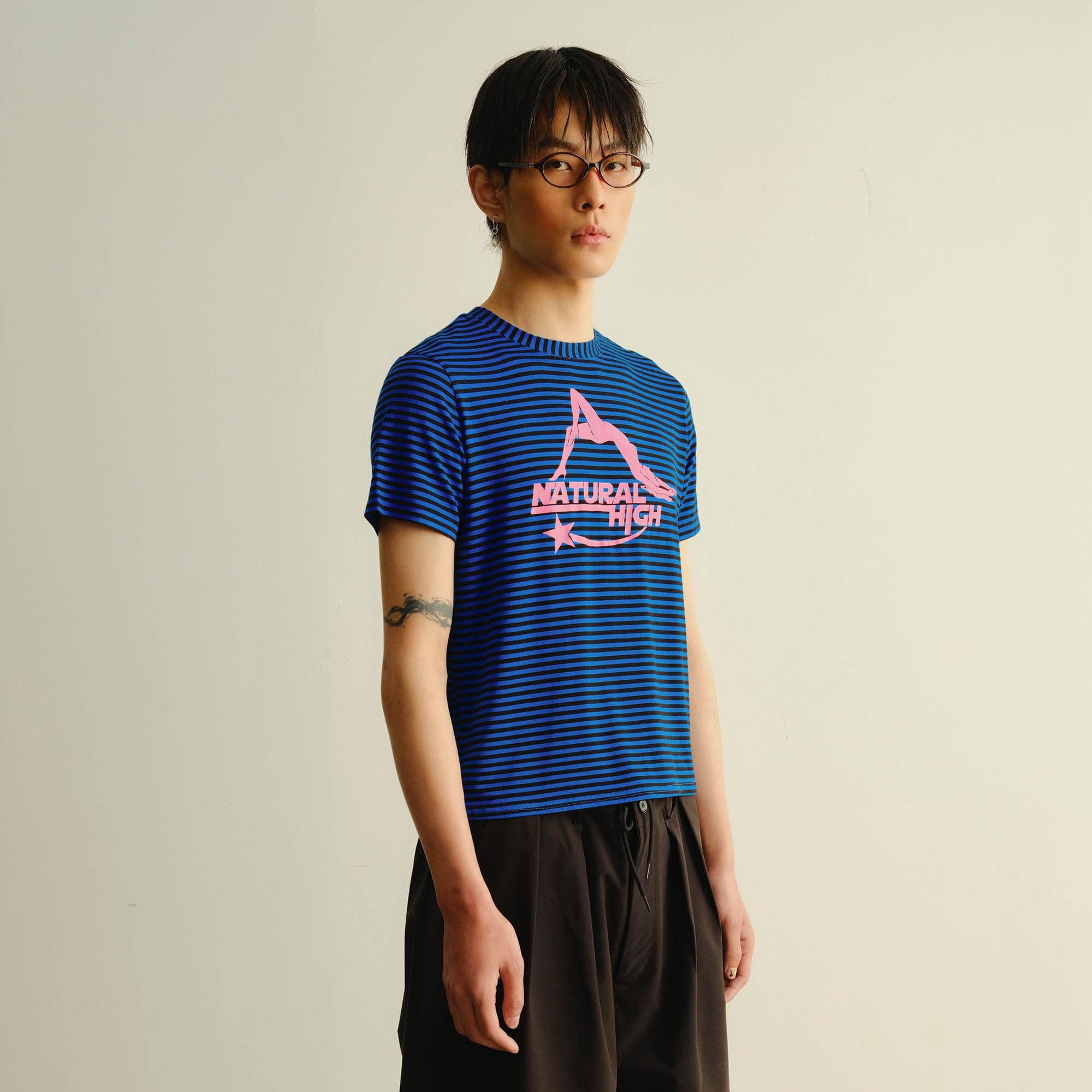 KADAKADA Striped Mountain Graphic Stretch T-Shirt