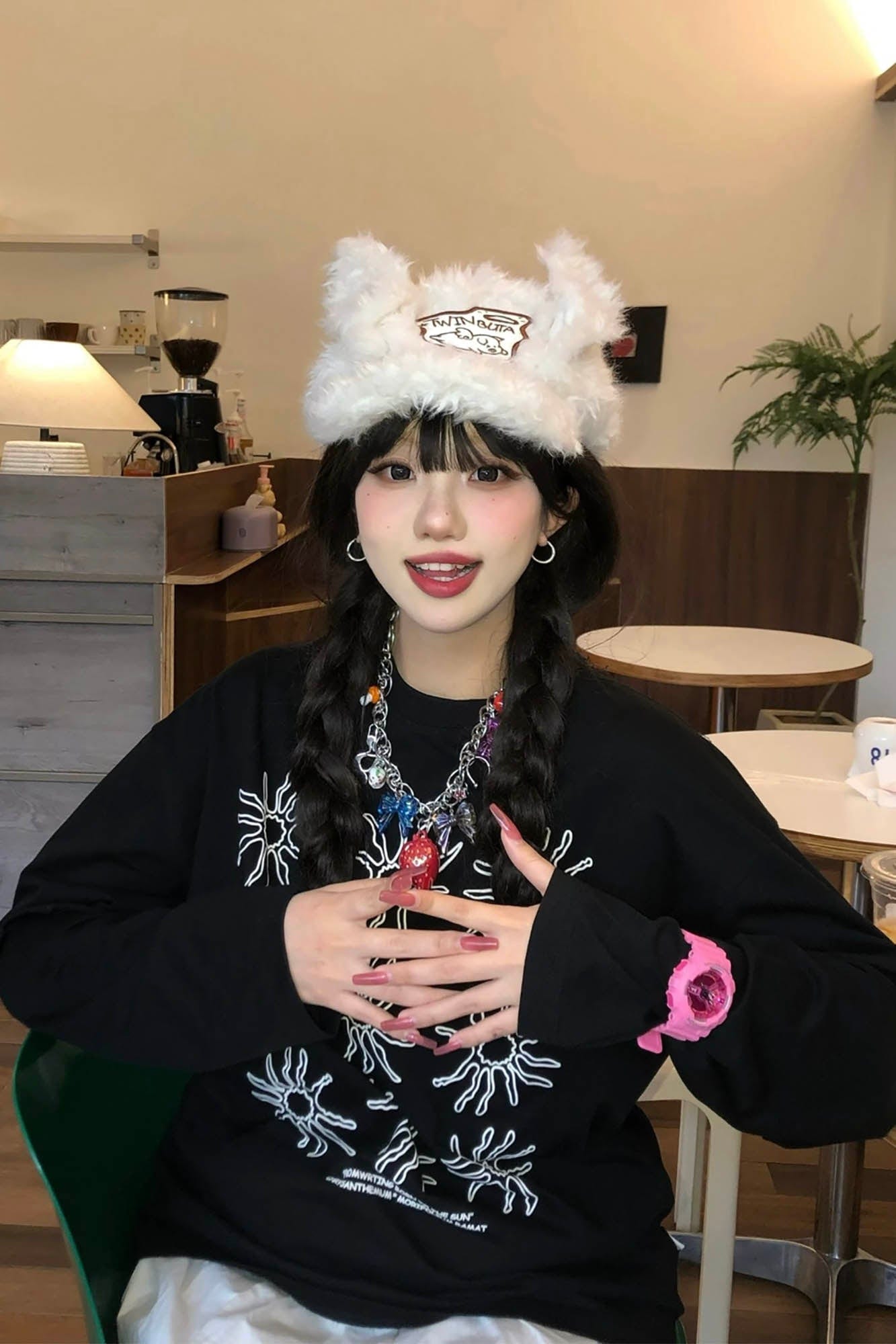 TWINBUTA Furry Ear Embroidered Cap White