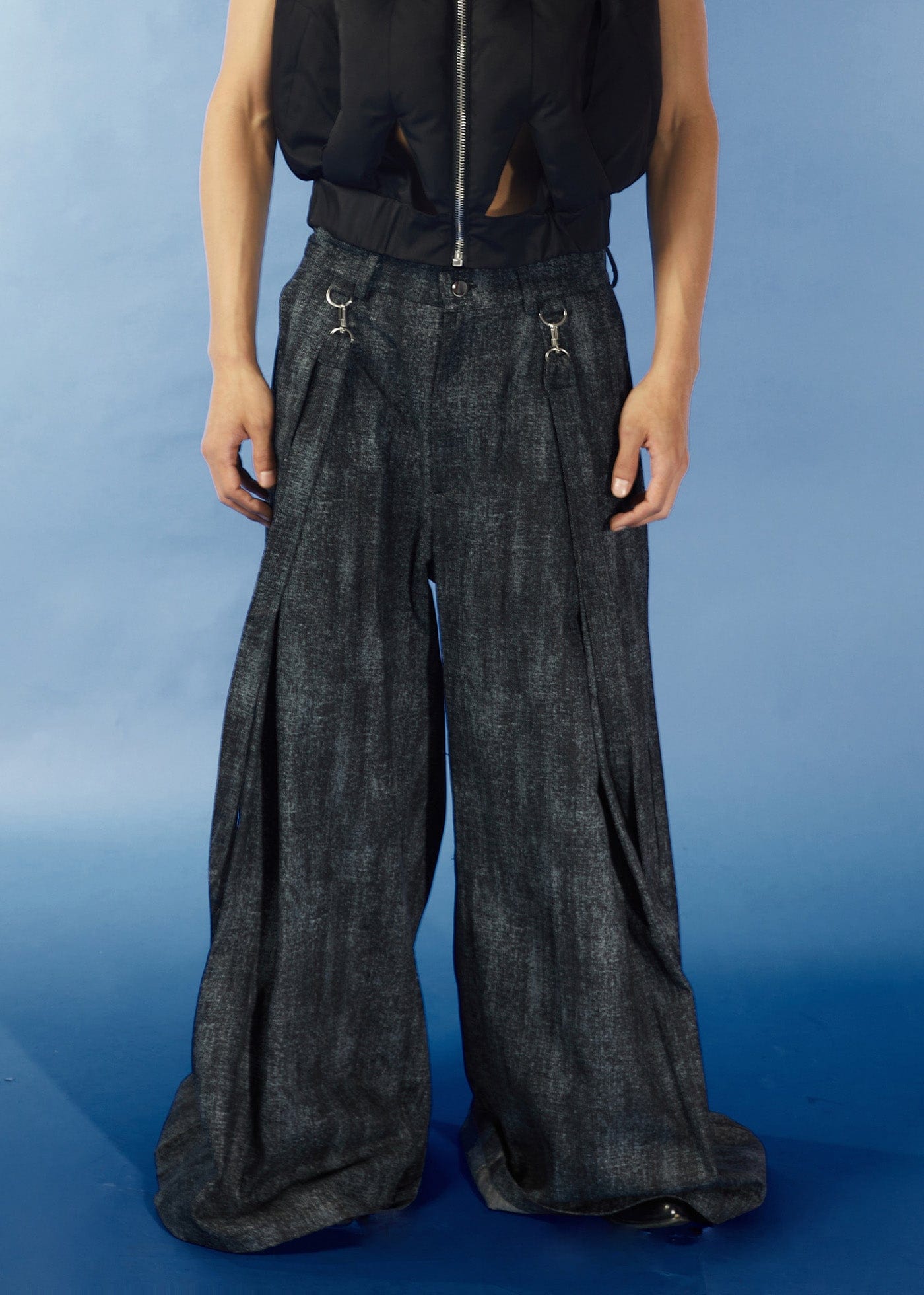 KADAKADA Detachable Ribbon Washed Oversize Flare Jeans
