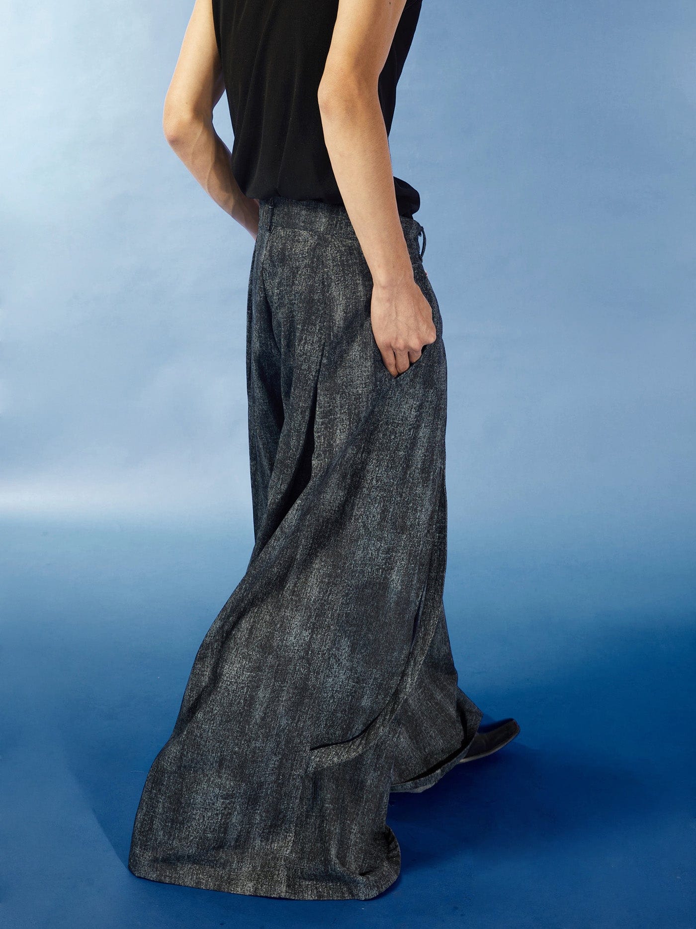 KADAKADA Detachable Ribbon Washed Oversize Flare Jeans