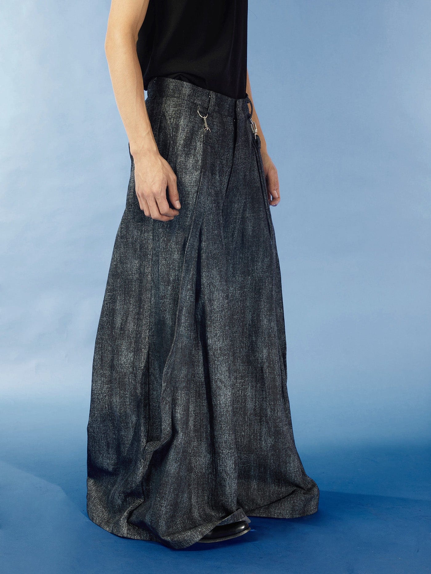KADAKADA Detachable Ribbon Washed Oversize Flare Jeans