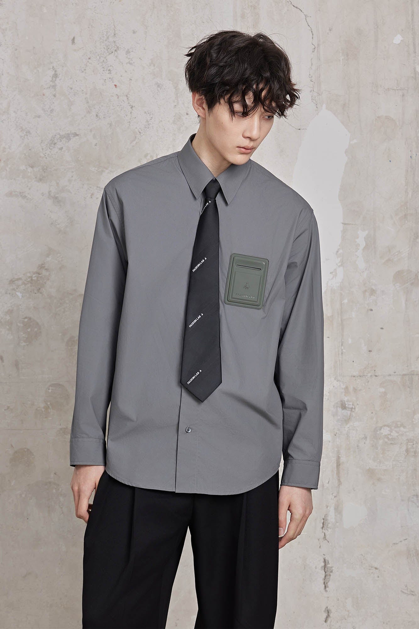 FACEONLAB Modern Patch-Pocket Poplin Shirt