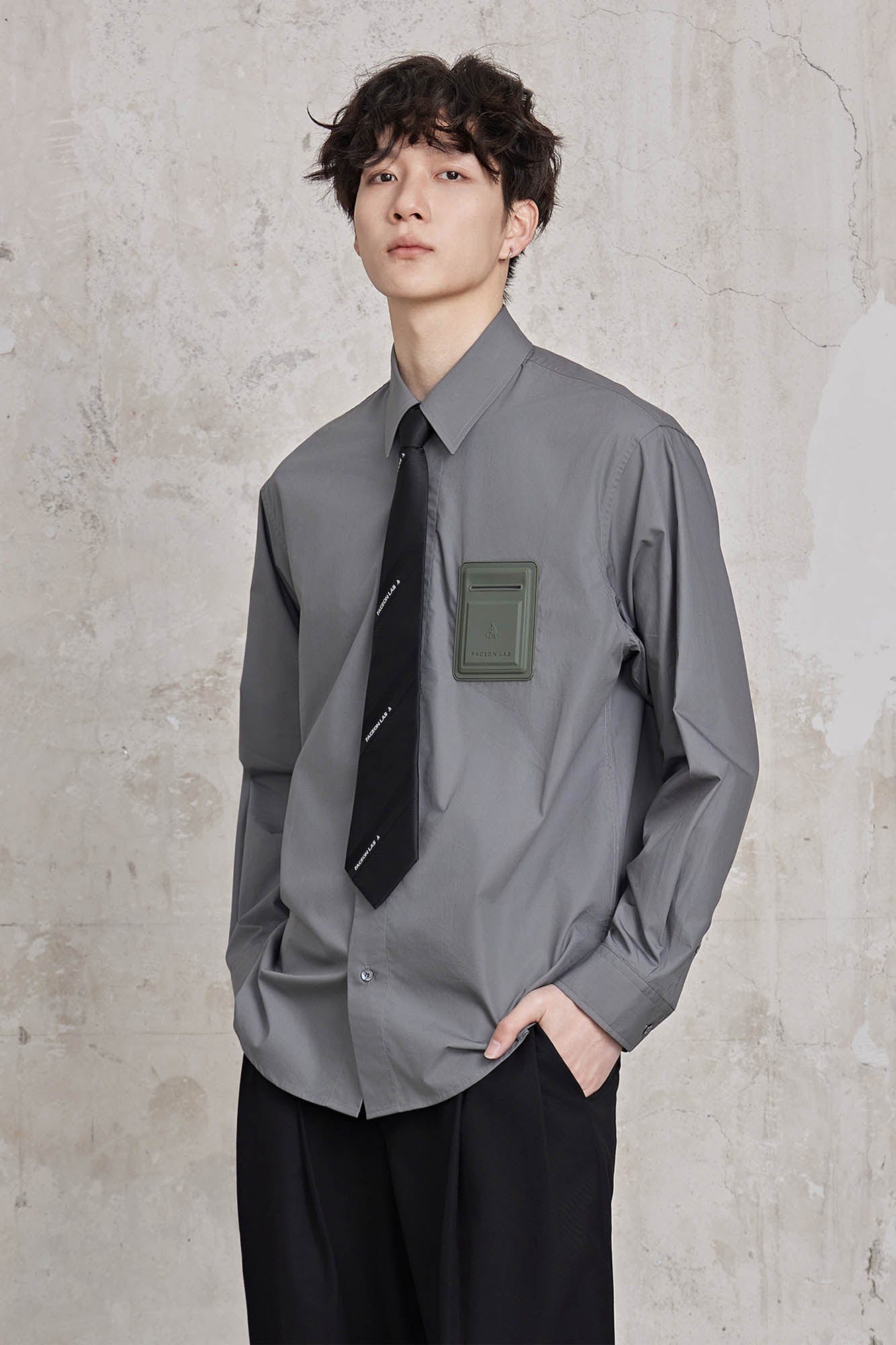 FACEONLAB Modern Patch-Pocket Poplin Shirt