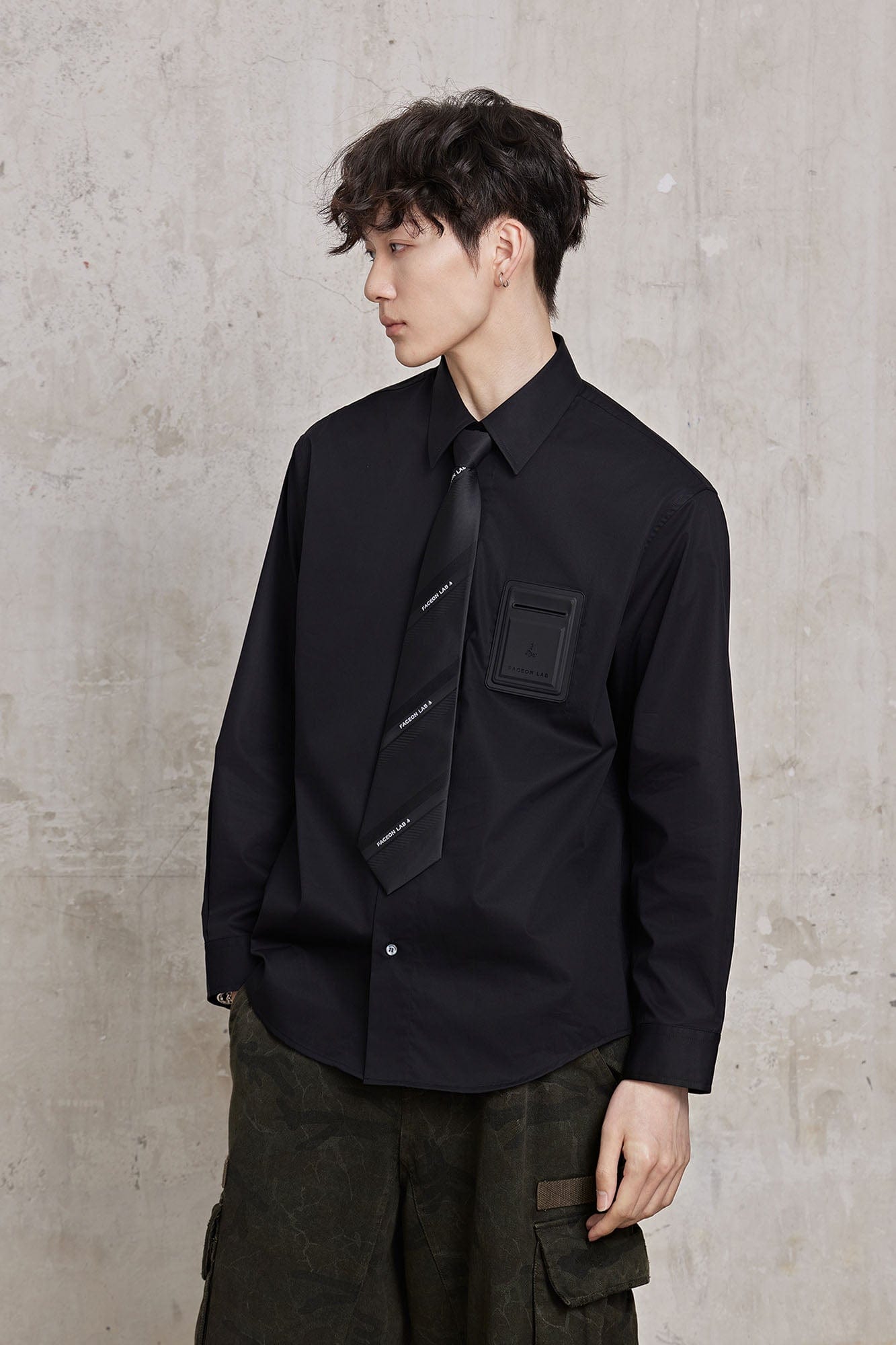 FACEONLAB Slanted Striped Zip Tie