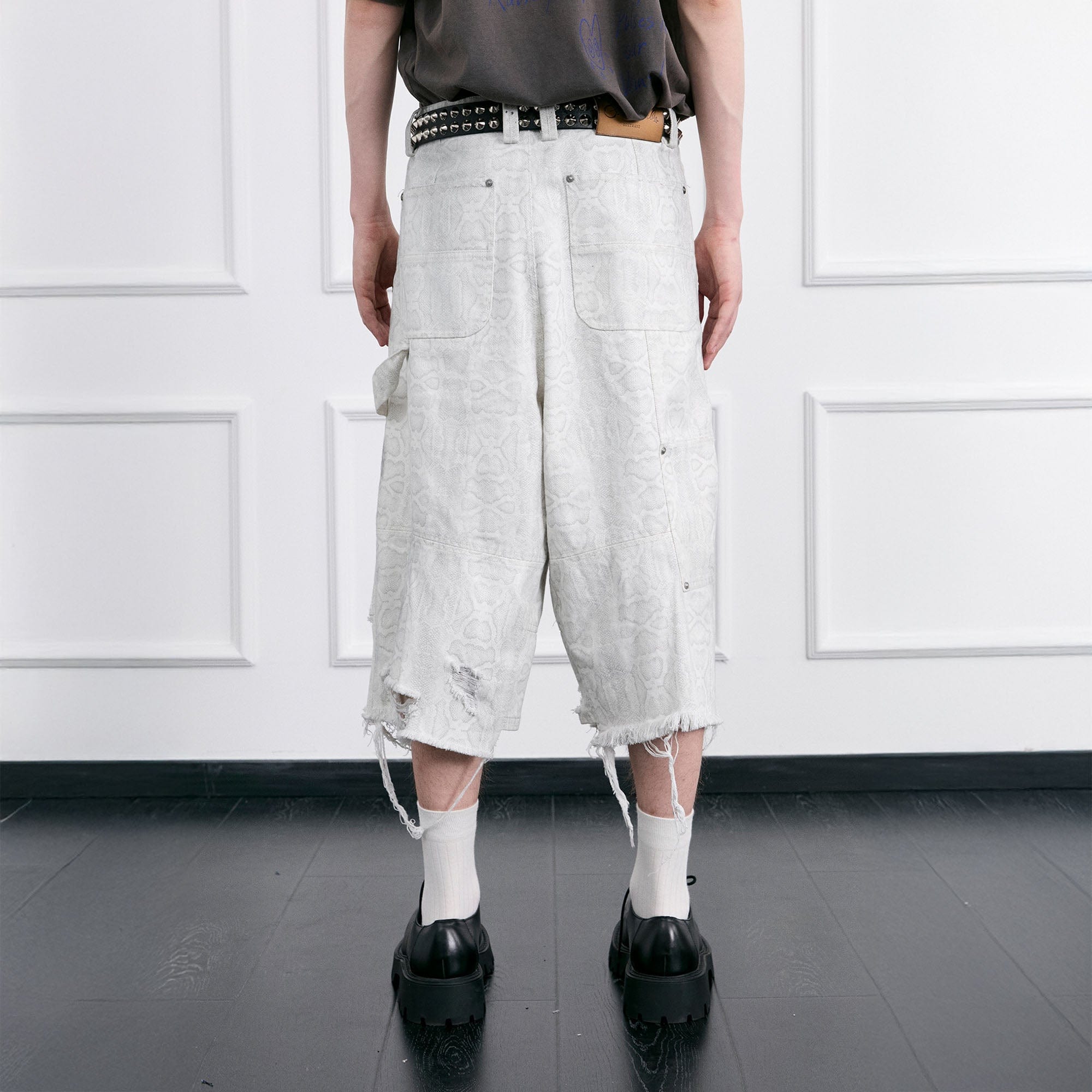 FACEONLAB Distressed Deconstructed Ripped Cargo Shorts