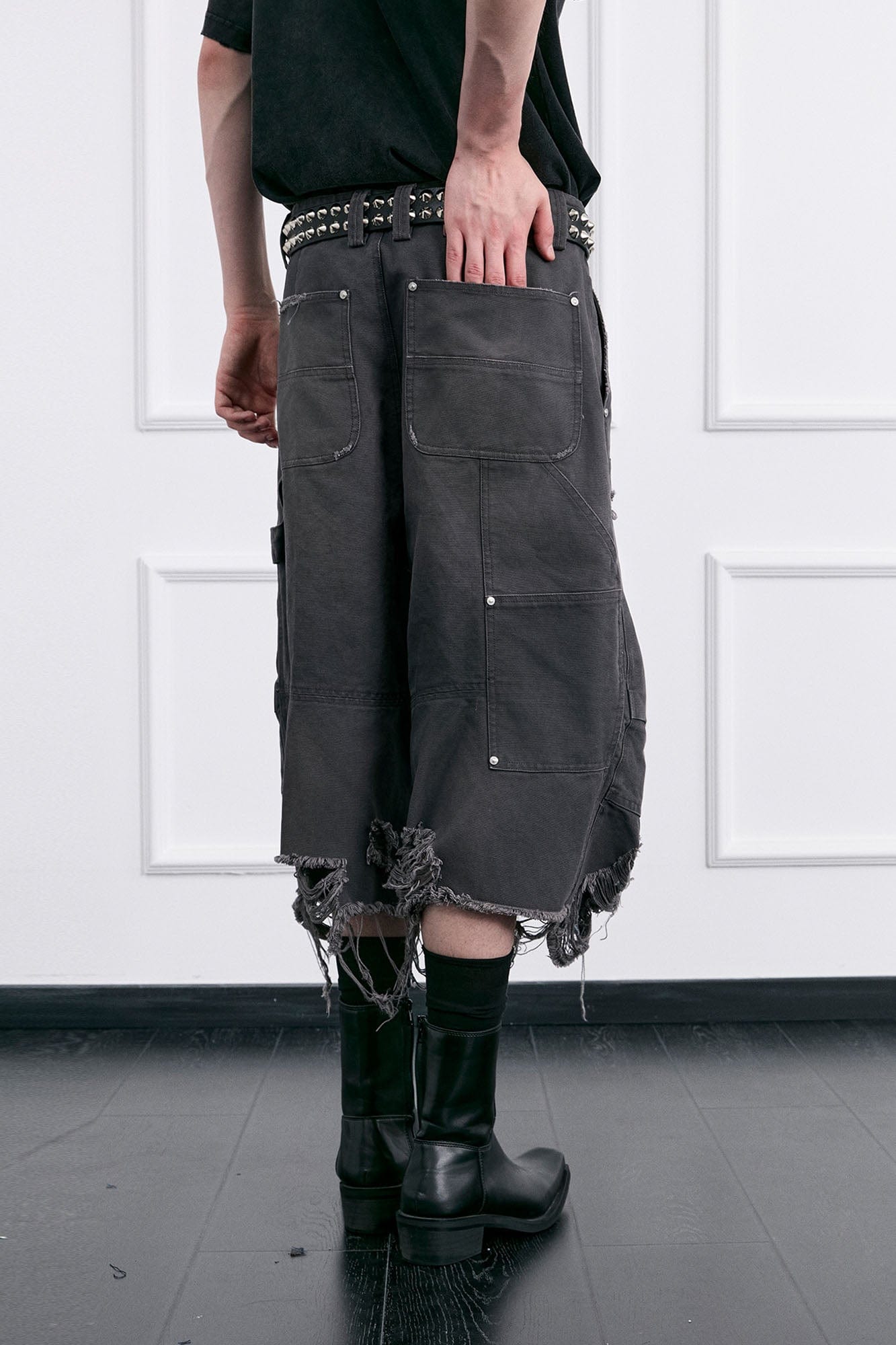 FACEONLAB Distressed Deconstructed Ripped Cargo Shorts
