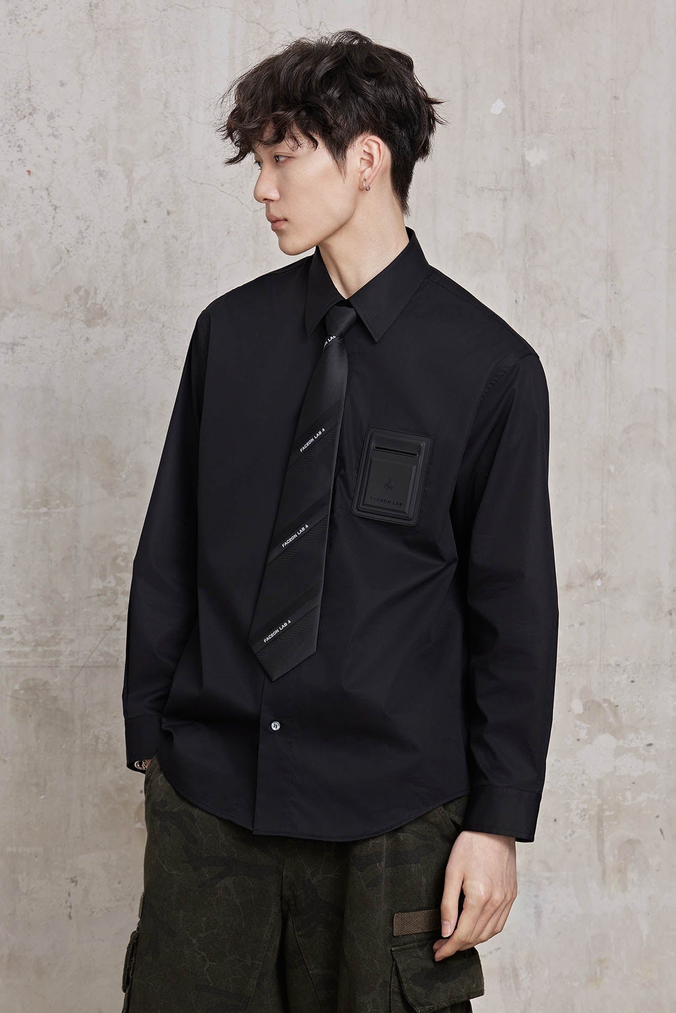 FACEONLAB Modern Patch-Pocket Poplin Shirt