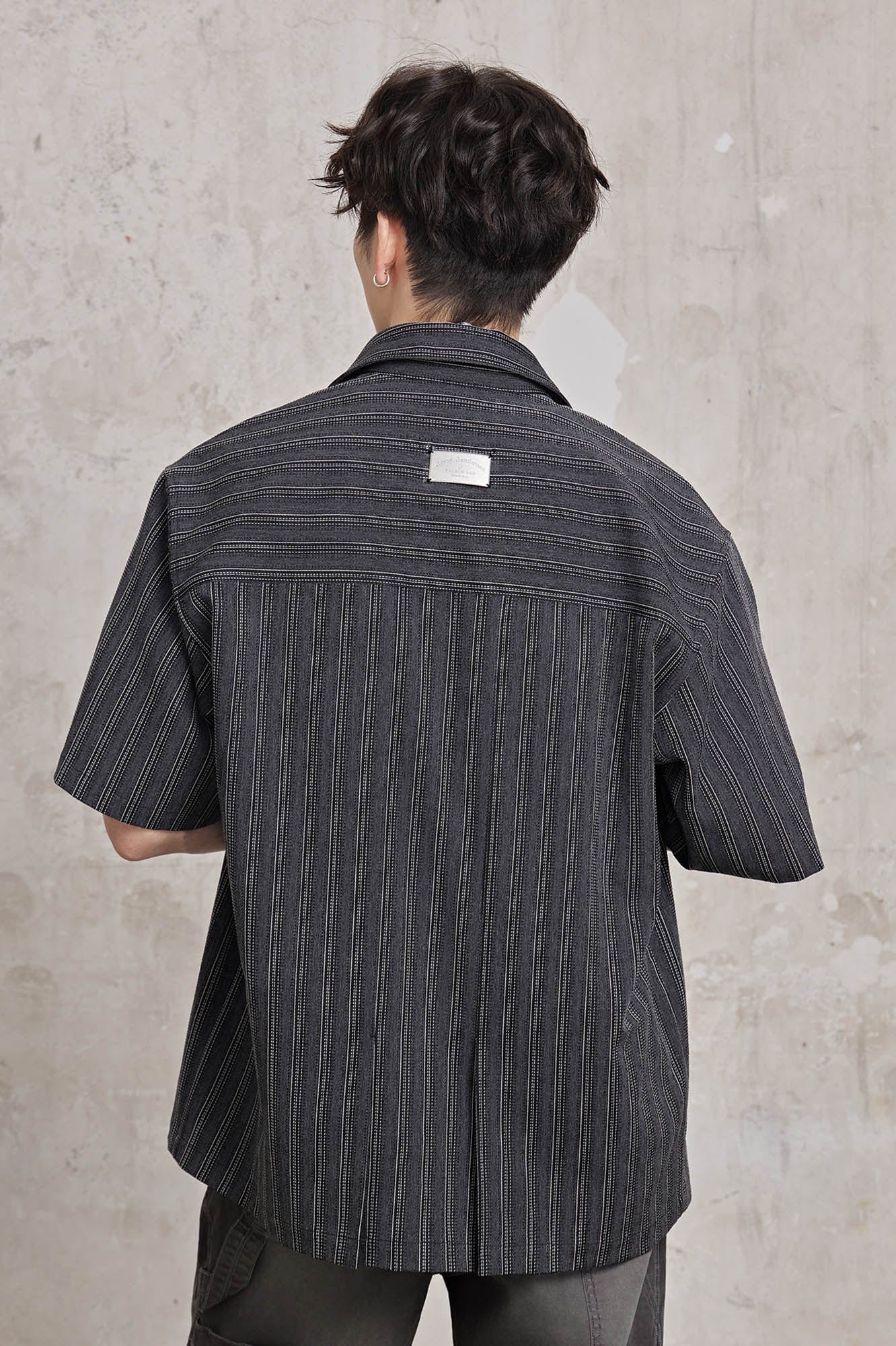 FACEONLAB Retro Textured Contrast Stripe Half Shirt