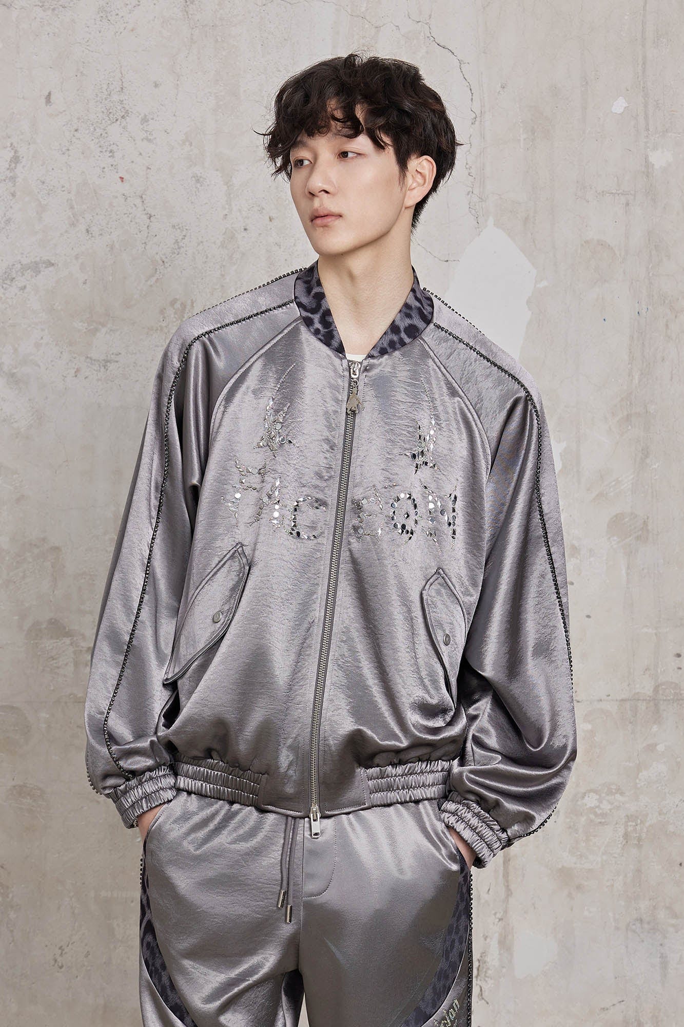 FACEONLAB Rivet Diamond Satin Leopard-Collar Jacket