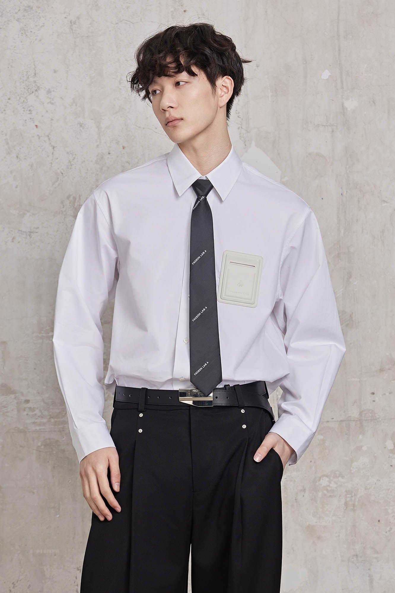 FACEONLAB Modern Patch-Pocket Poplin Shirt