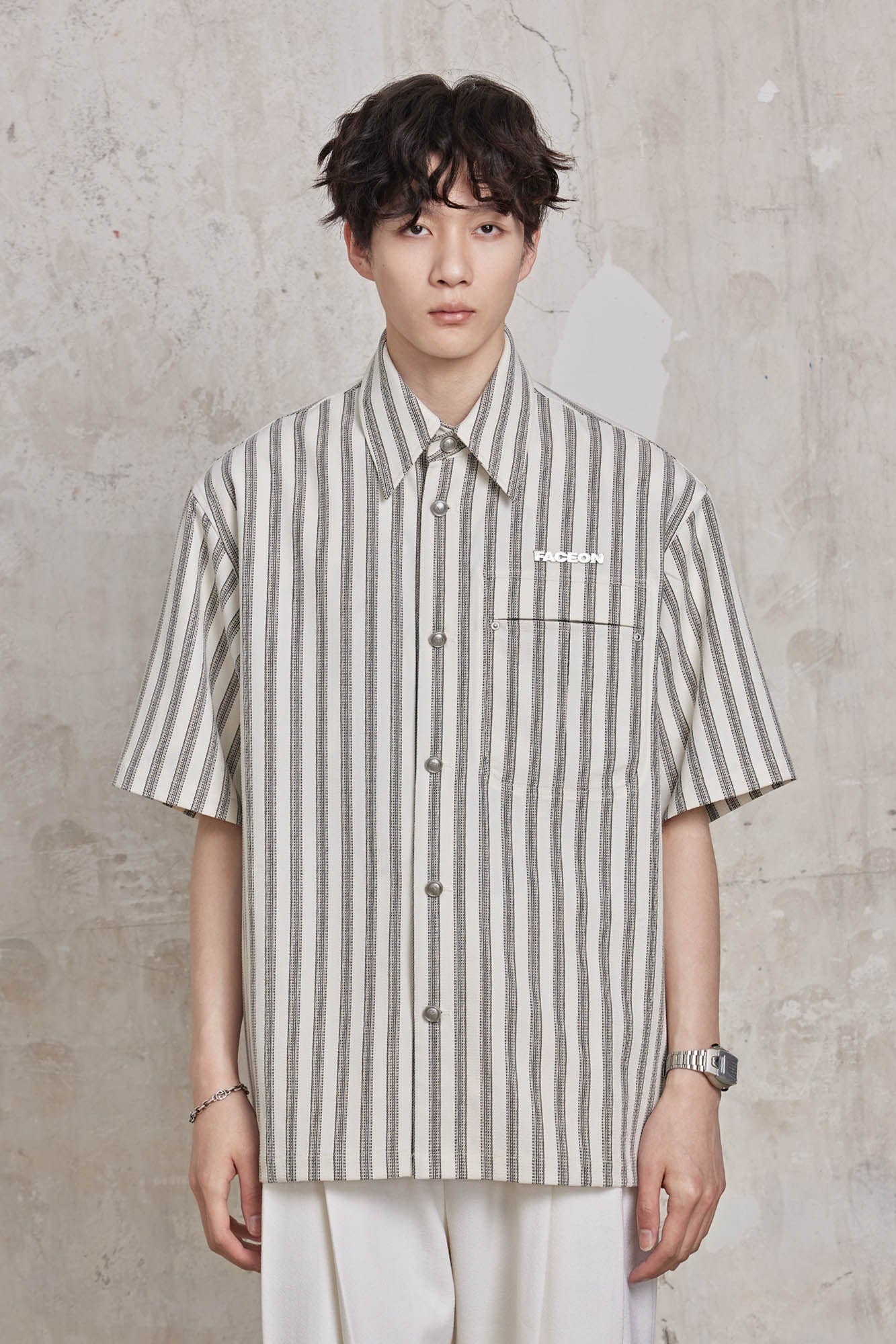 FACEONLAB Retro Textured Contrast Stripe Half Shirt
