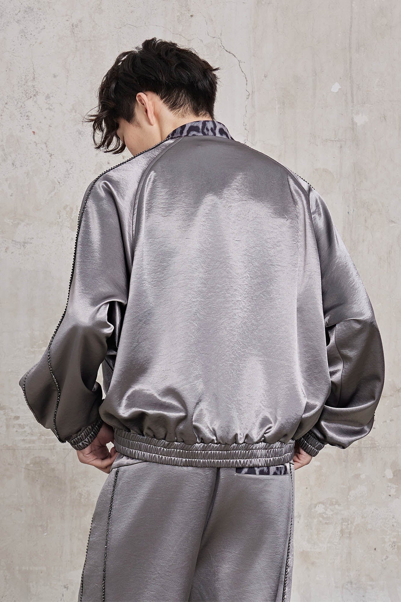 FACEONLAB Rivet Diamond Satin Leopard-Collar Jacket
