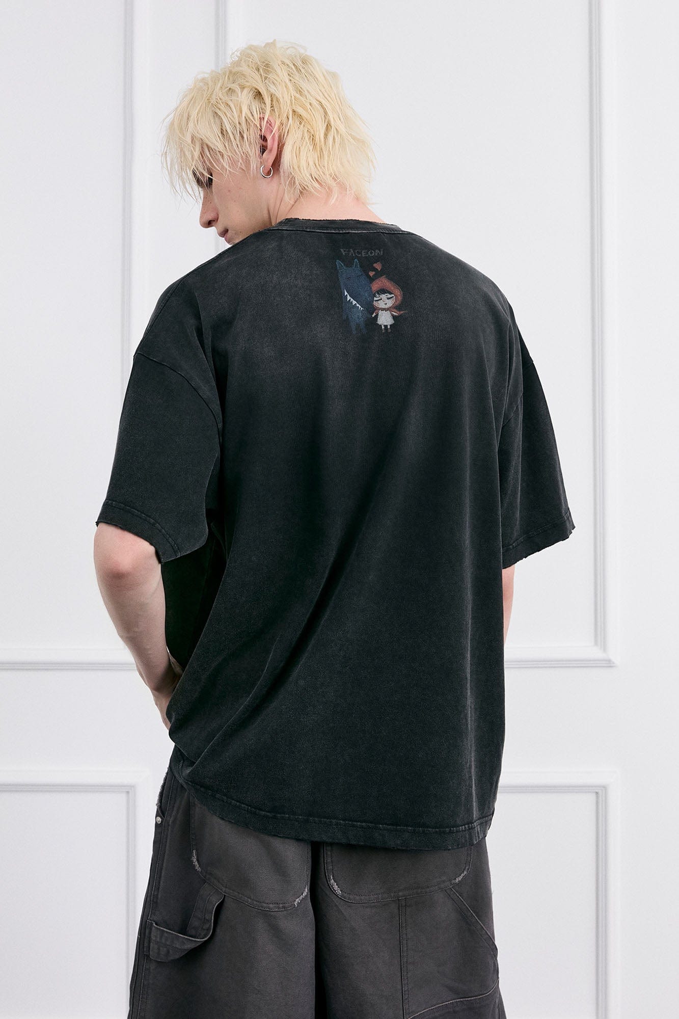 FACEONLAB Big Bad Wolf Oversized T-Shirt