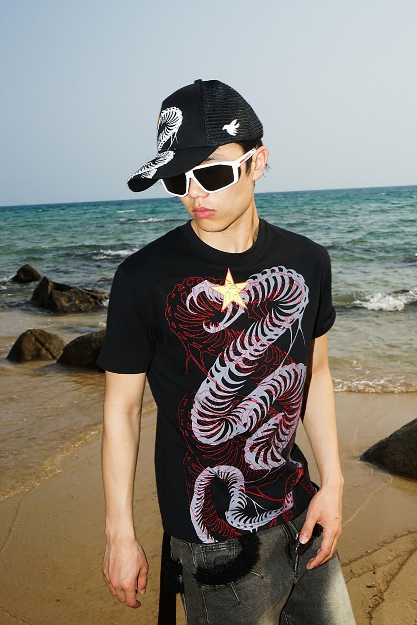 VINKID Twin Serpent Star Graphic T-Shirt