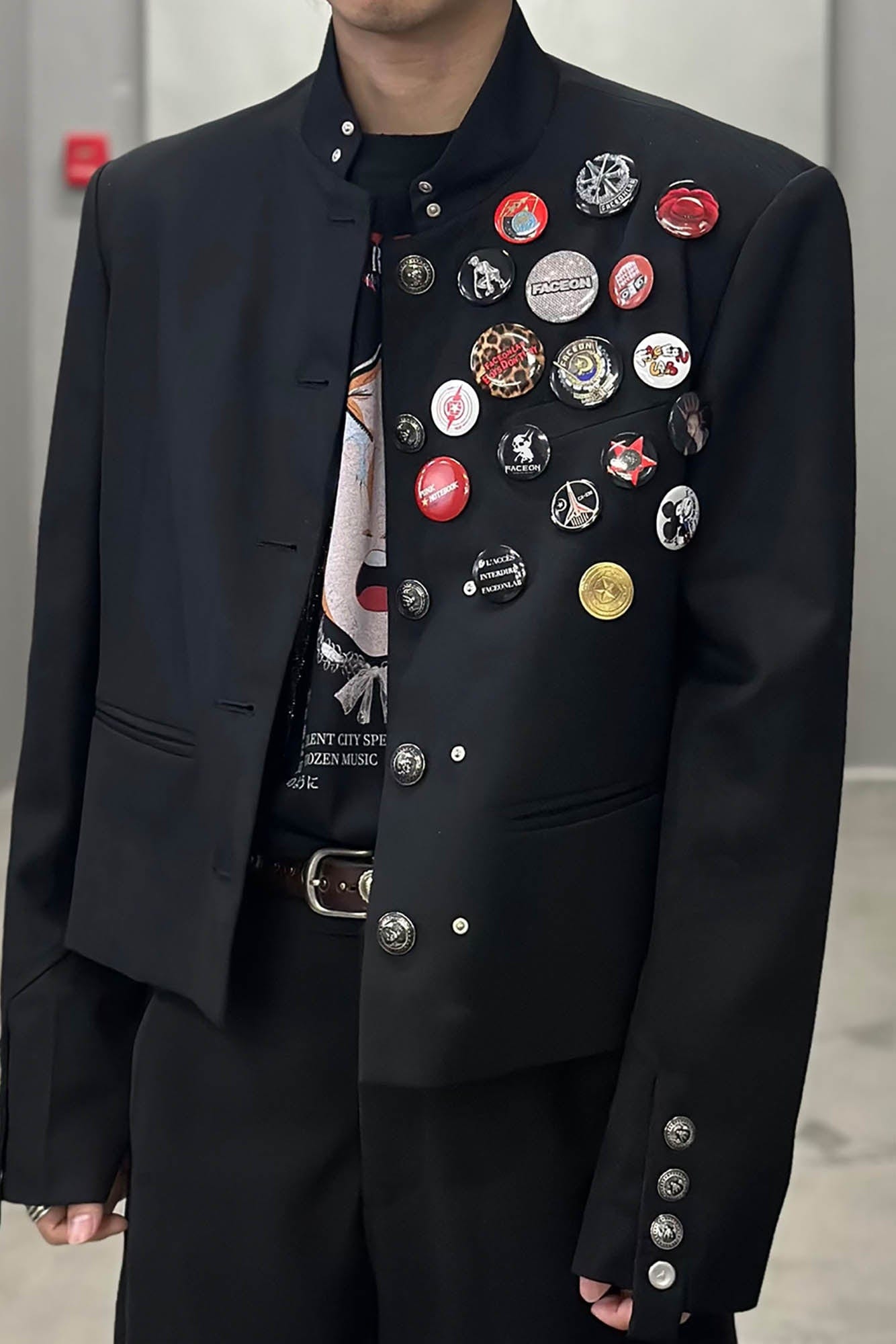 FACEONLAB Wool-Blended Cropped Uniform Blazer