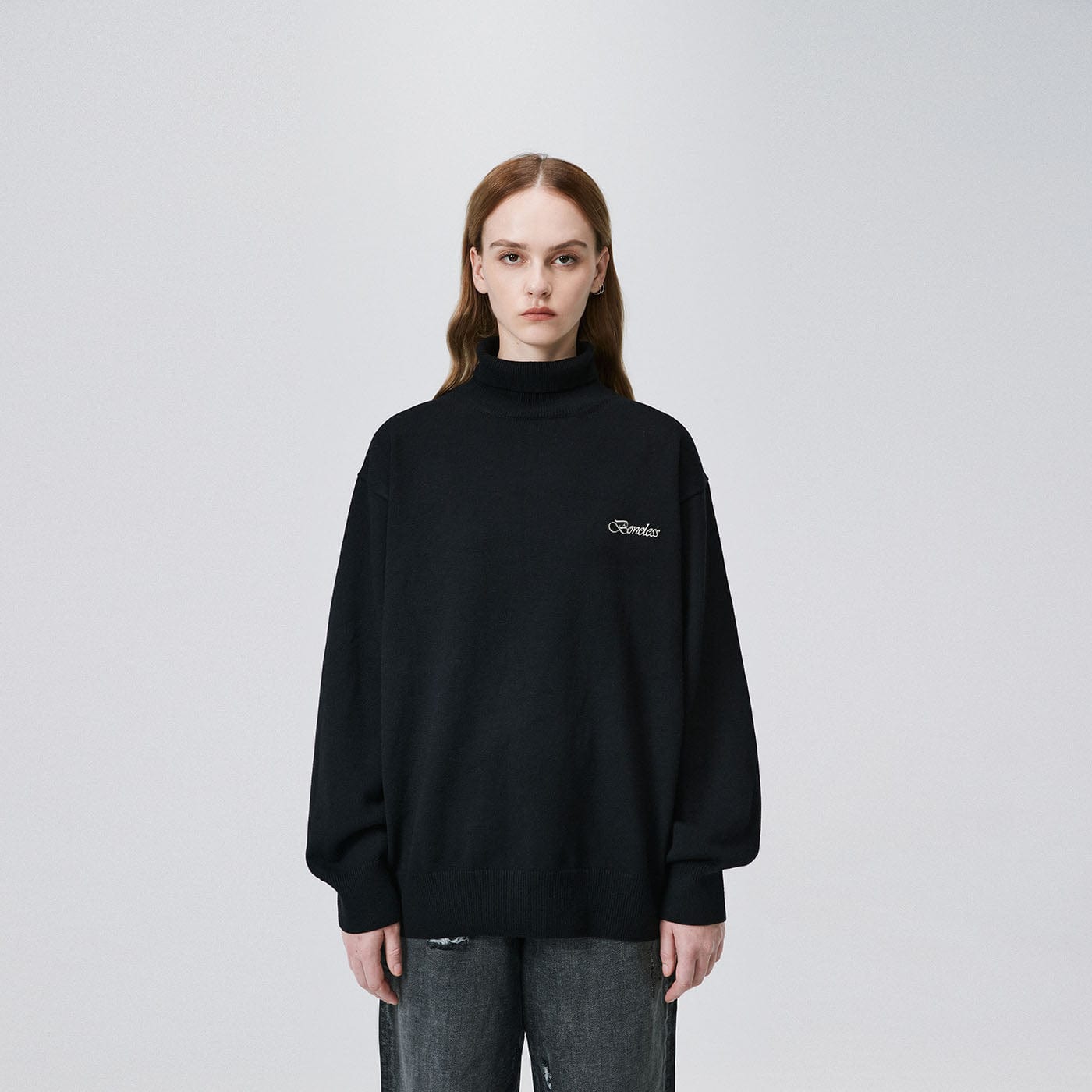 BONELESS Essential LOGO Embroidery Turtleneck Sweater