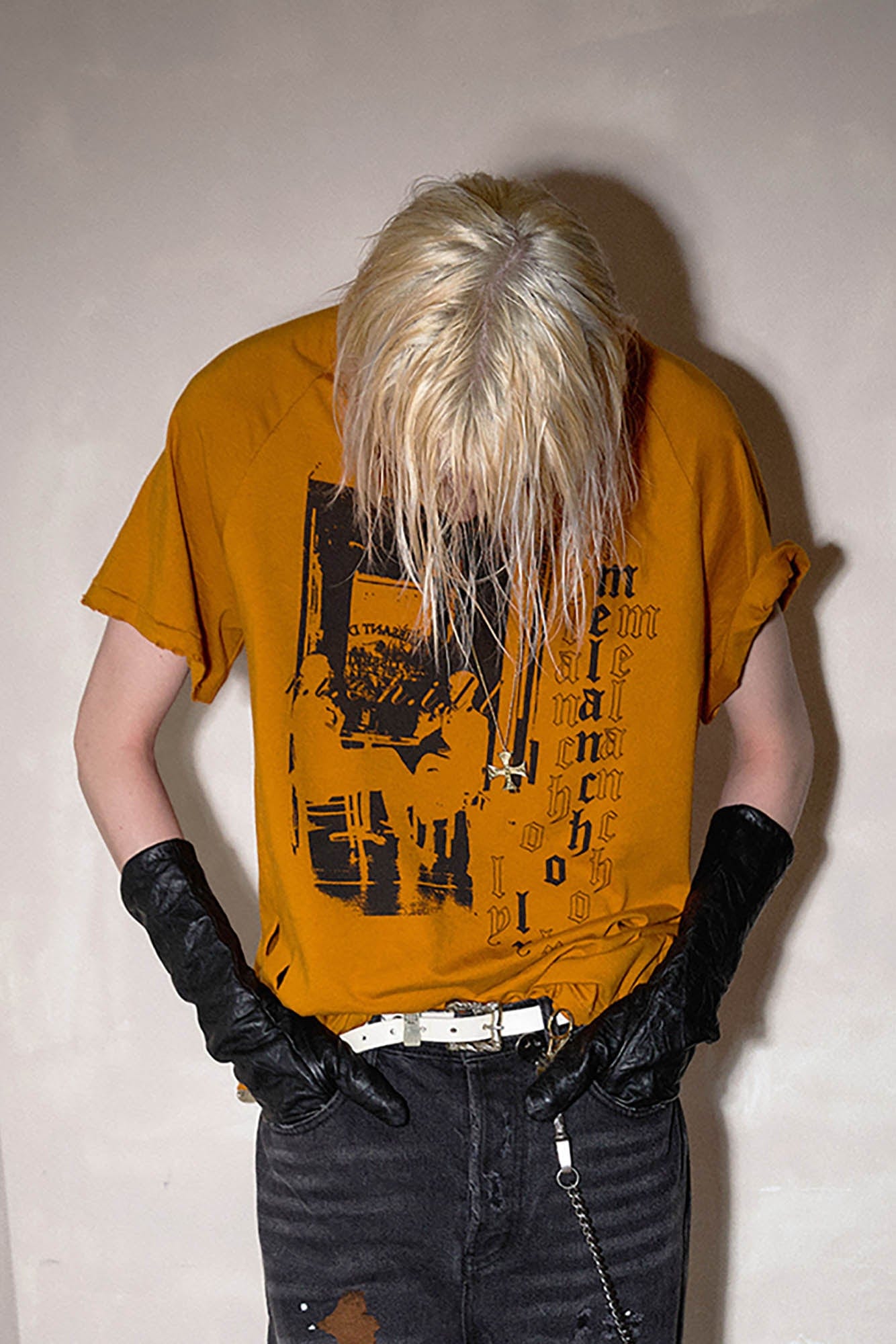 RICHILL Cafe Distressed Raglan Tee