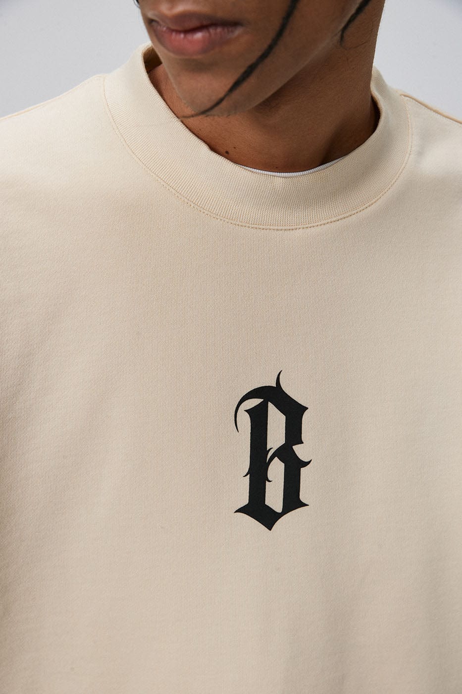 BONELESS Gothic LOGO Sweatshirt