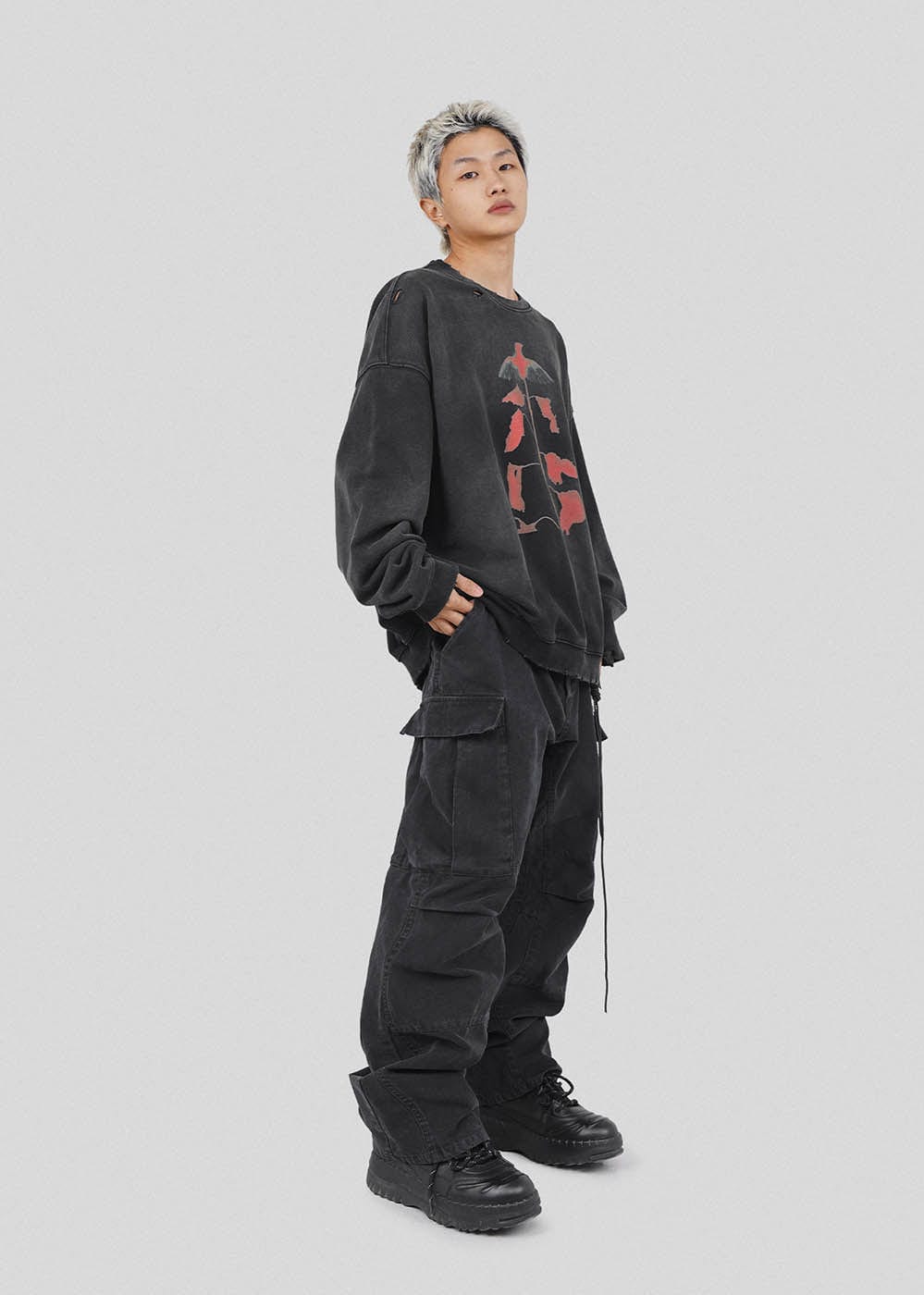 UNDERWATER Alive Ripped Sweatshirt Black