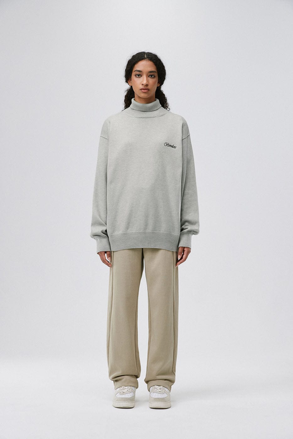BONELESS Essential LOGO Embroidery Turtleneck Sweater