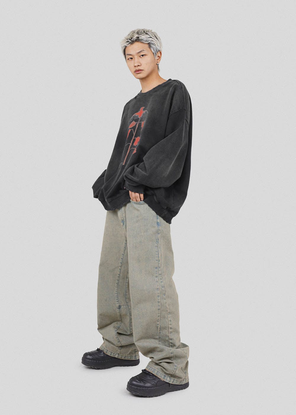 UNDERWATER Alive Ripped Sweatshirt Black