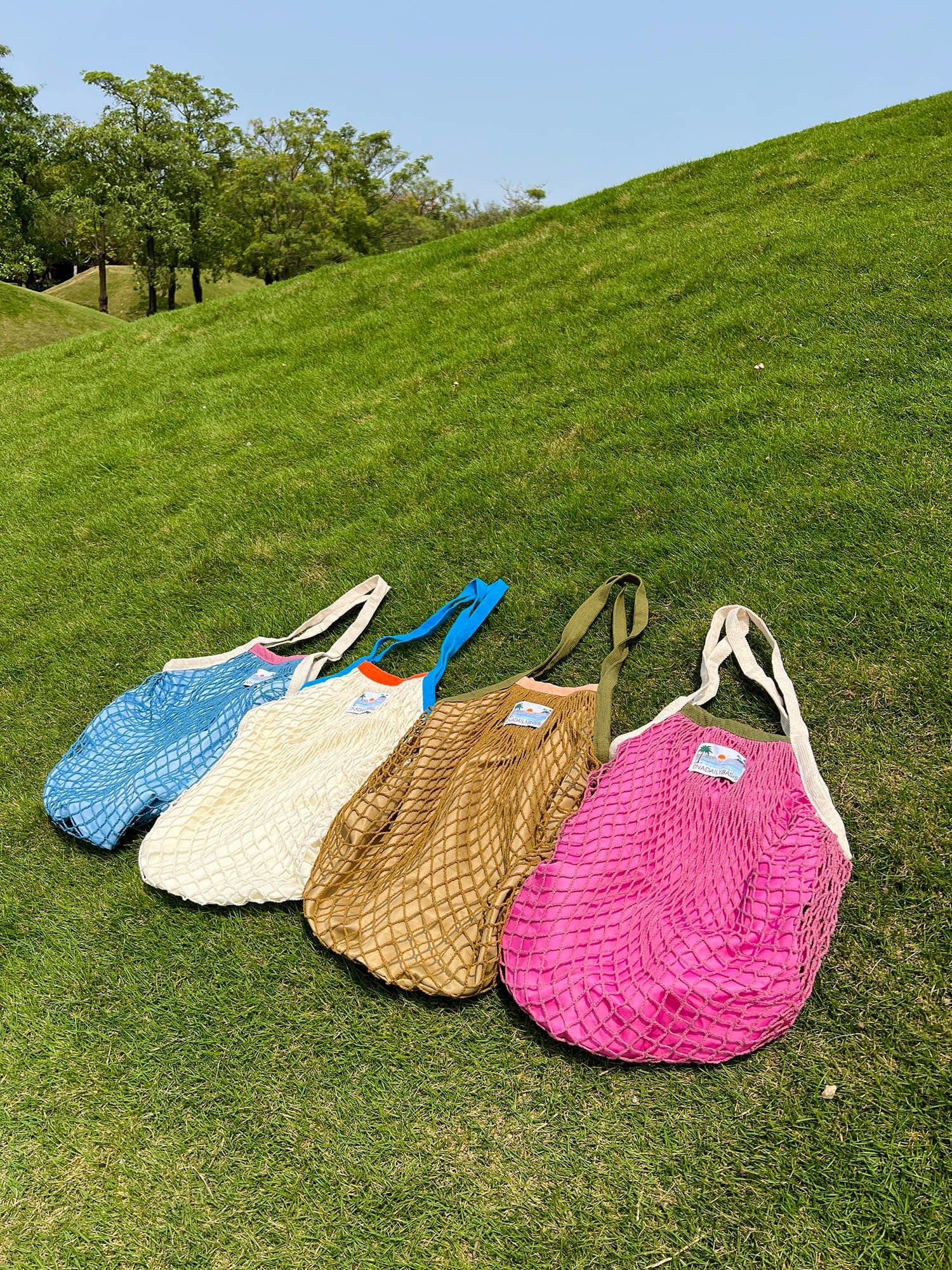 ONADAILYBASIS Sunset Mesh Tote with Contrast Inner Pouch