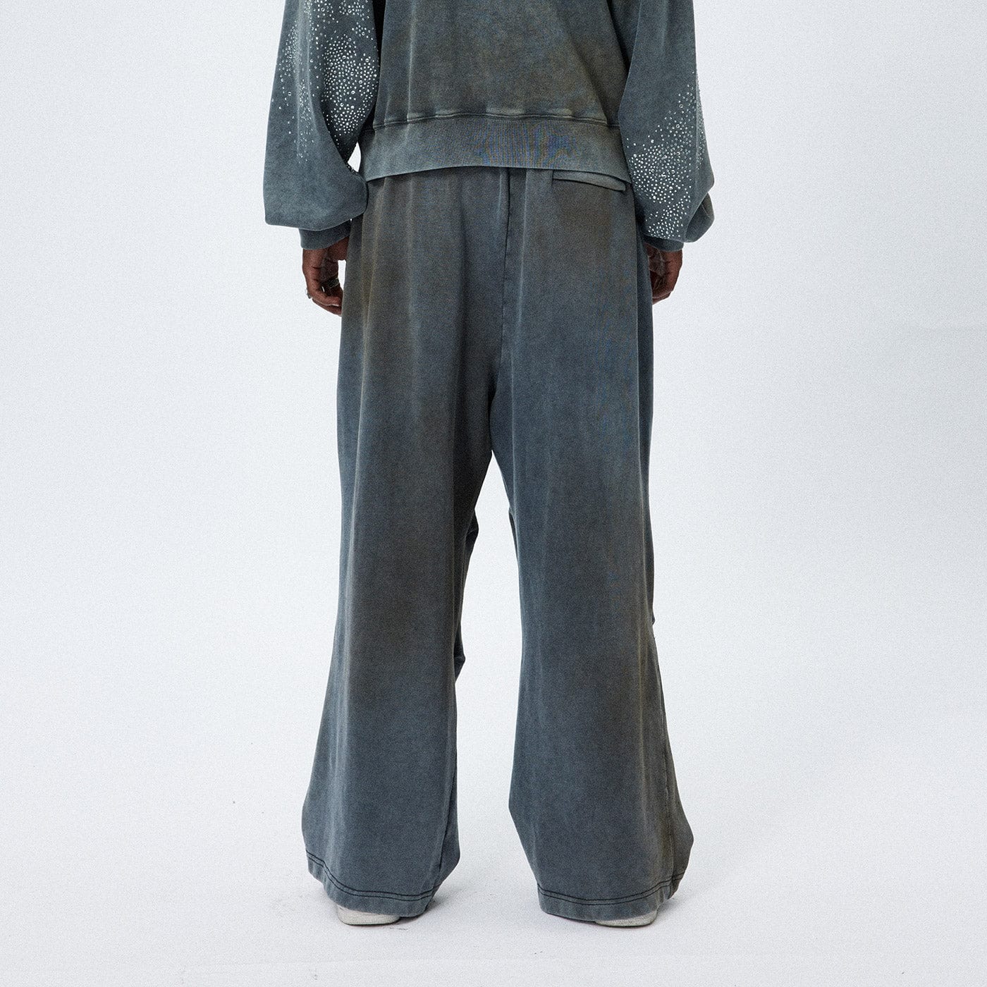 DND4DES Distressed Crinkled Baggy Sweatpants