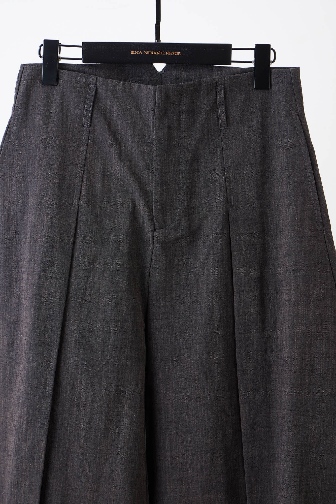 ILNya Nieternite Nifutur Pleated Curved Oversized Pants