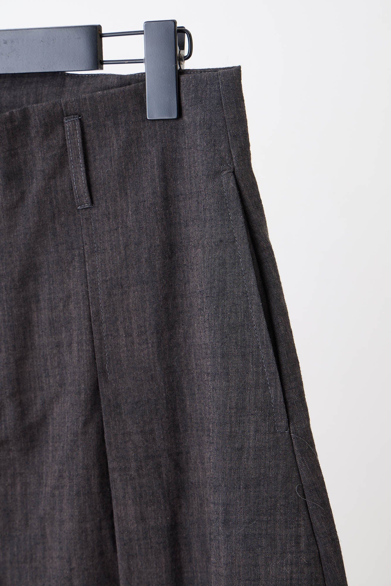 ILNya Nieternite Nifutur Pleated Curved Oversized Pants