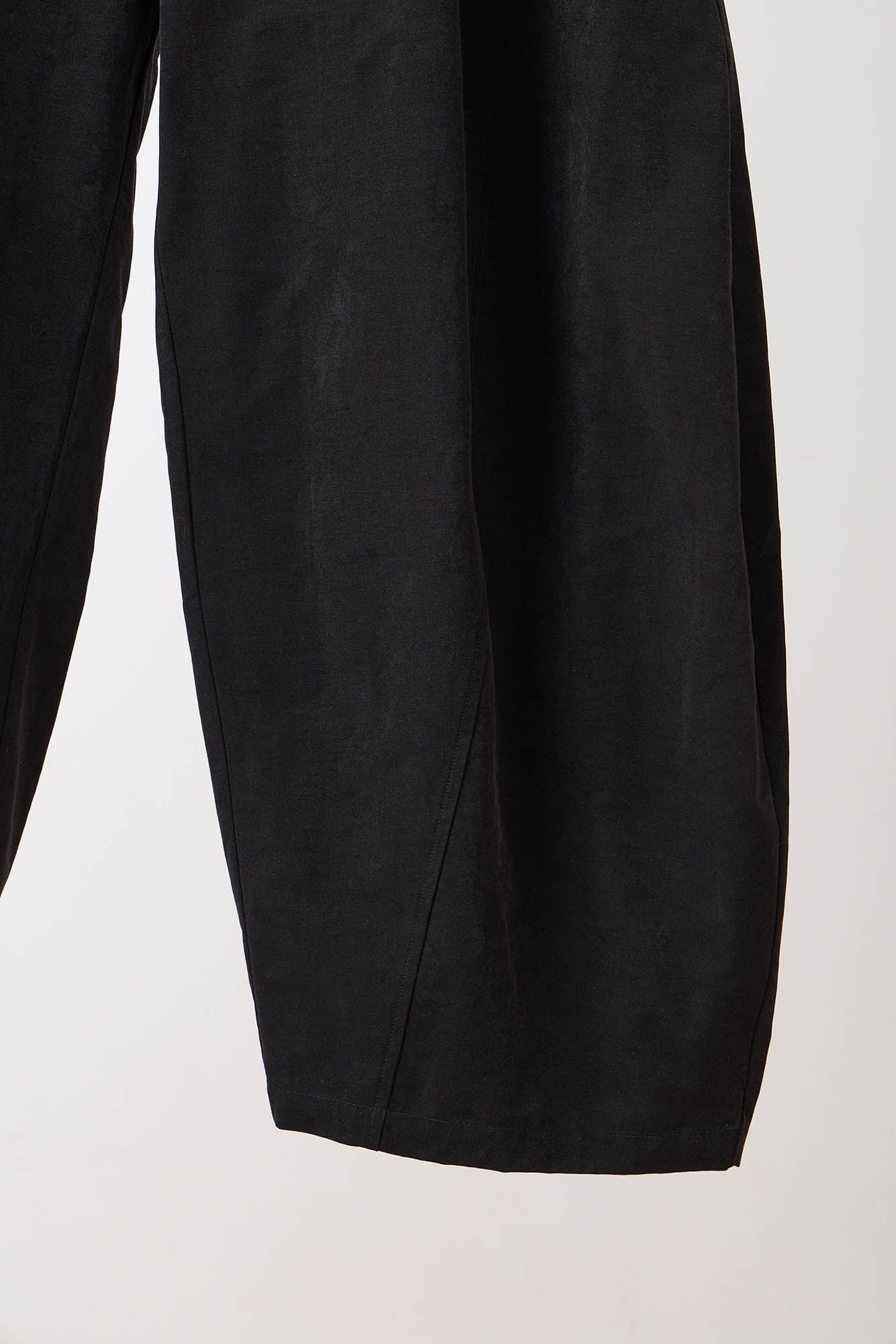 ILNya Nieternite Nifutur High-Waisted Pleated Wide-Leg Pants