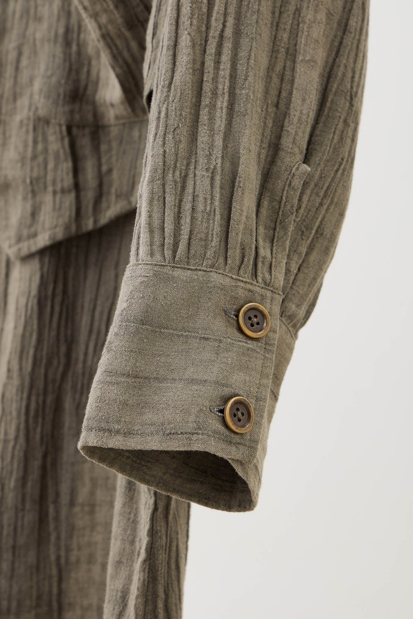 ILNya Nieternite Nifutur Crinkled Layered-Vest Long Shirt