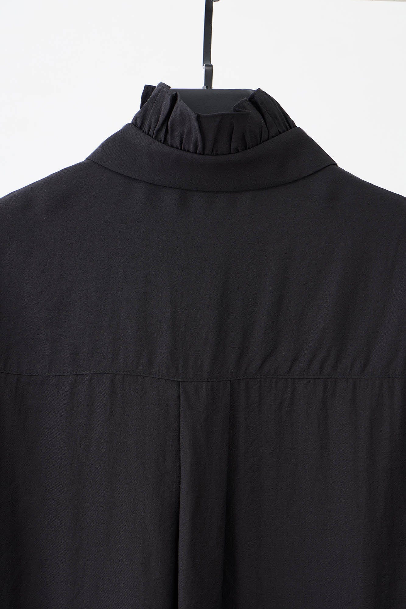 ILNya Nieternite Nifutur Ruffle-Neck Satin Shirt