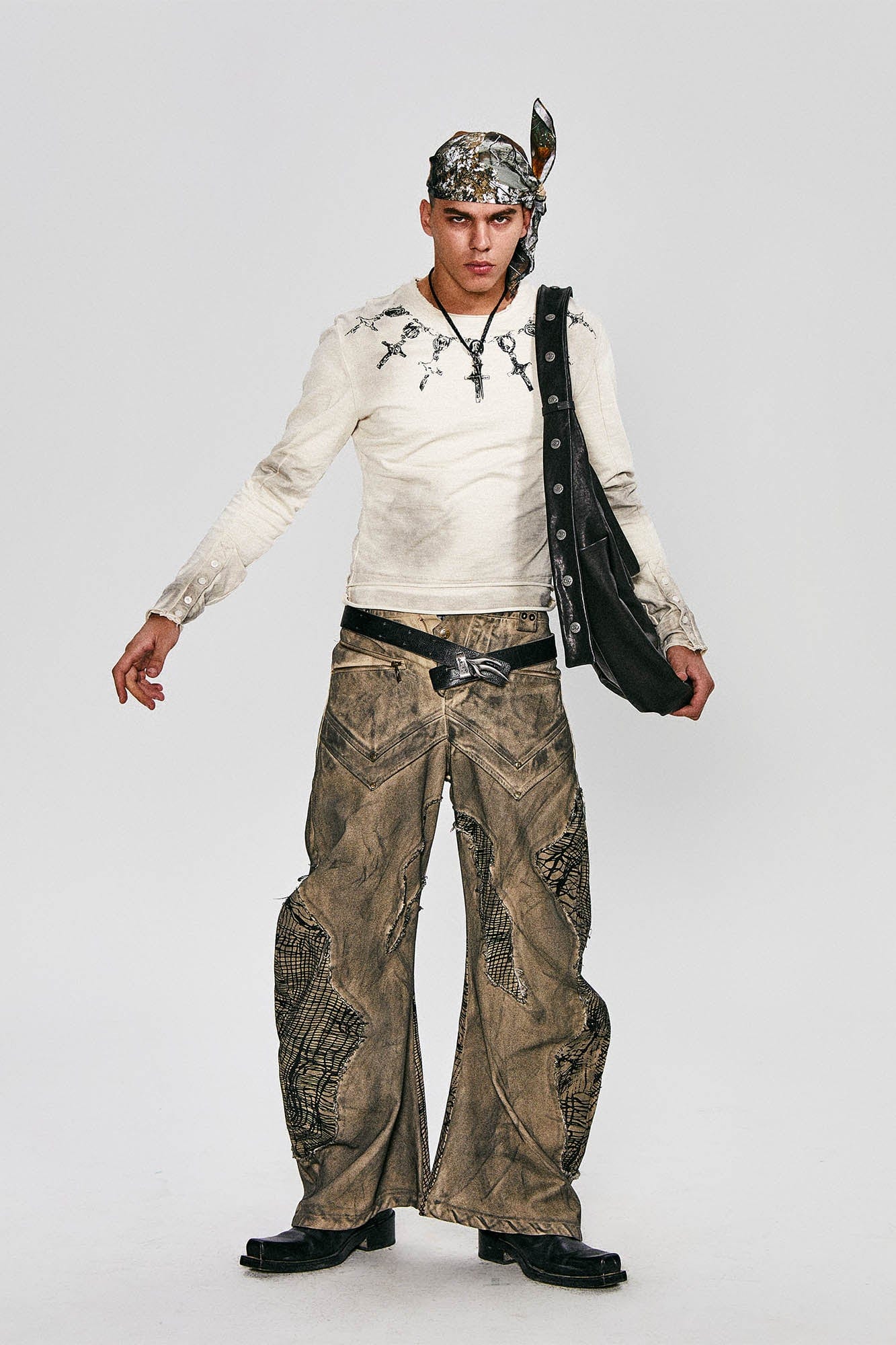 FLYERRER Distressed Cross Chain Graphic Long-Sleeve Tee